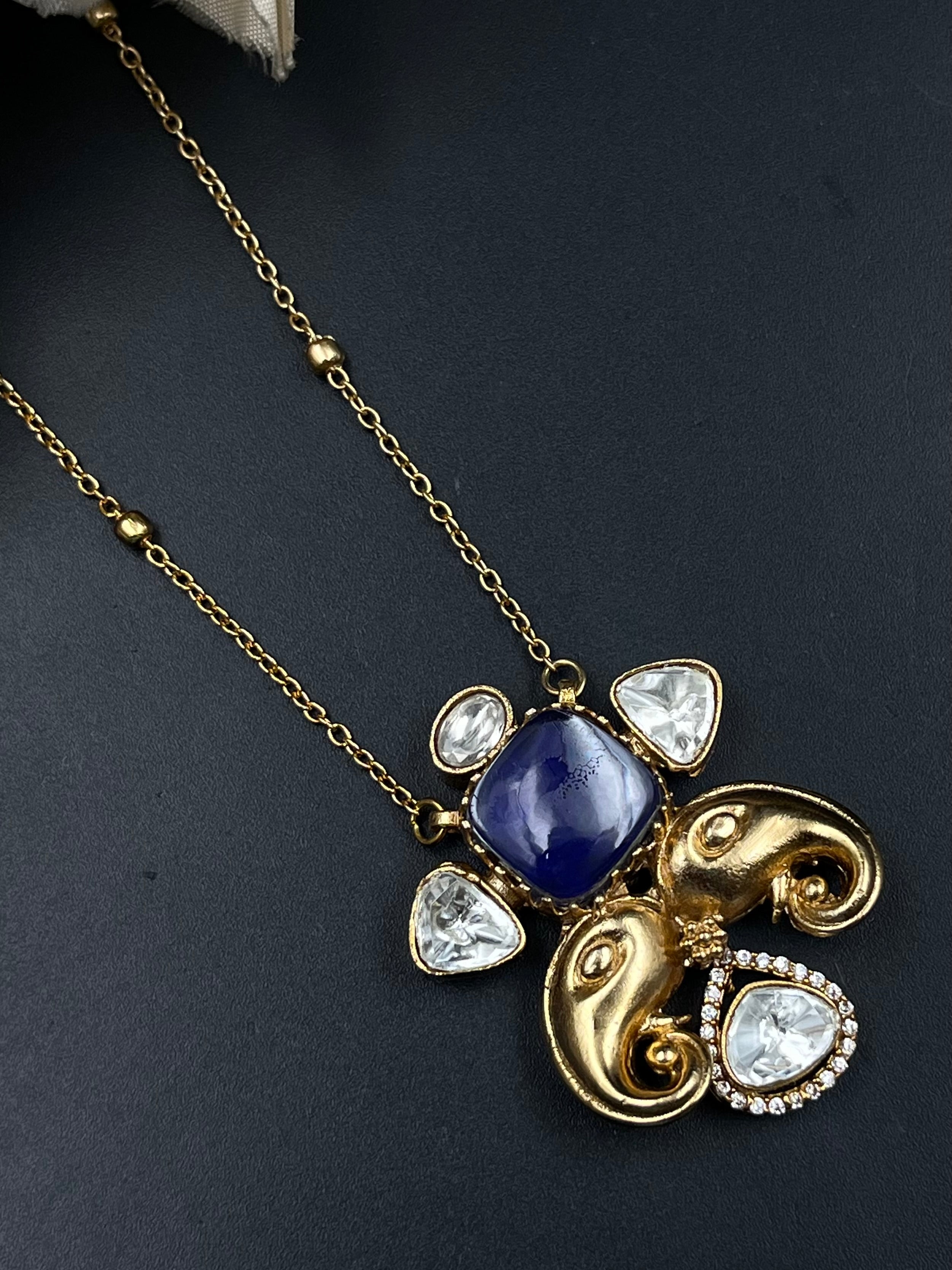 EIYA PENDANT