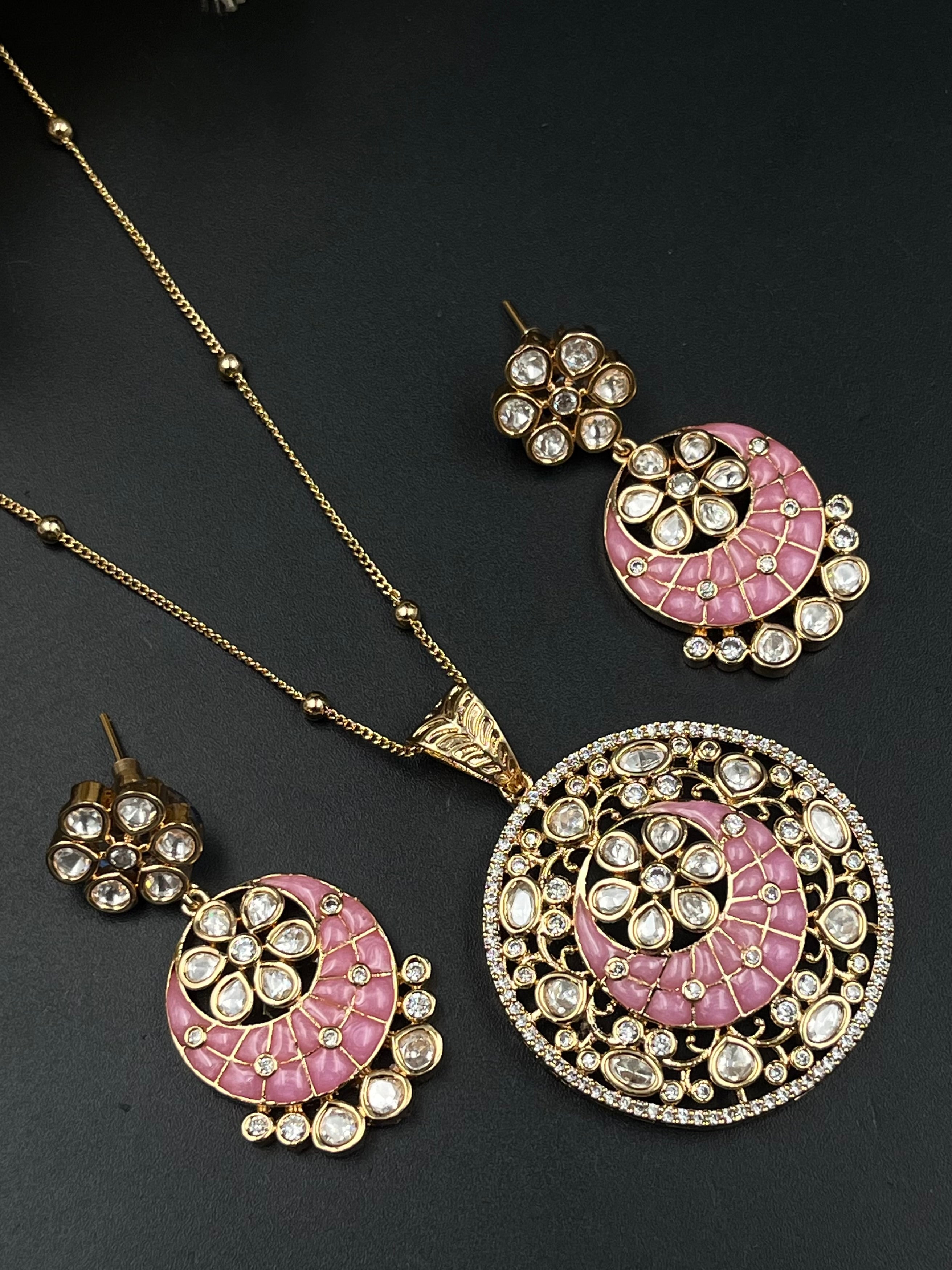 WIYA PENDANT