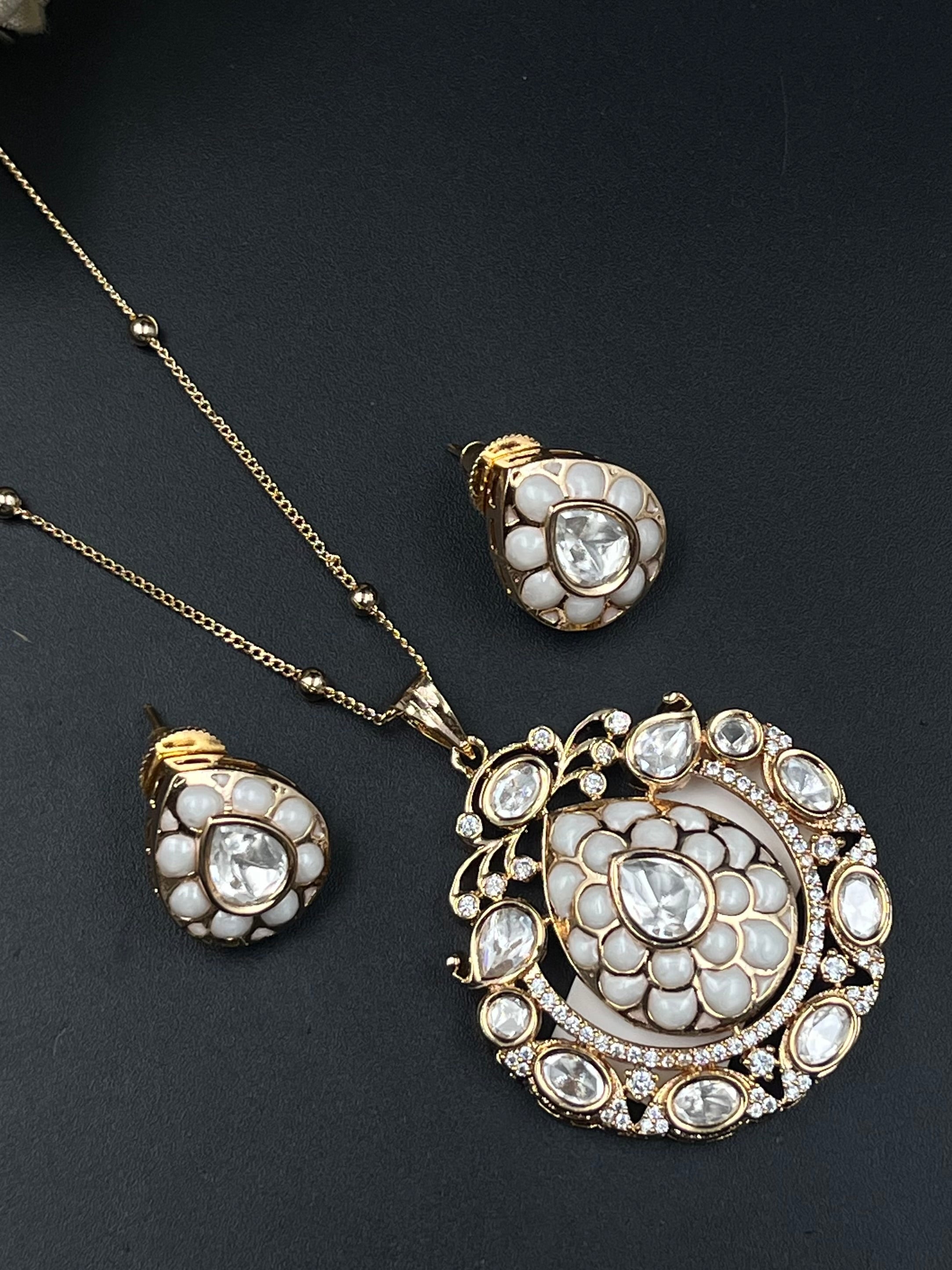 DIYA PENDANT