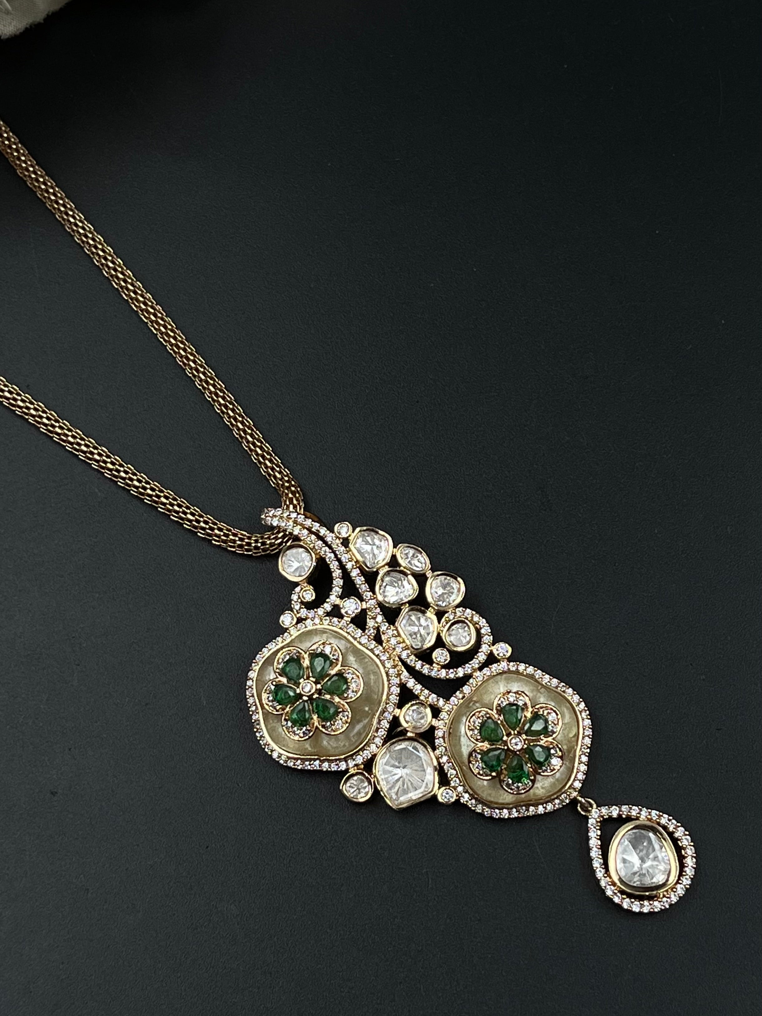 TIYA PENDANT