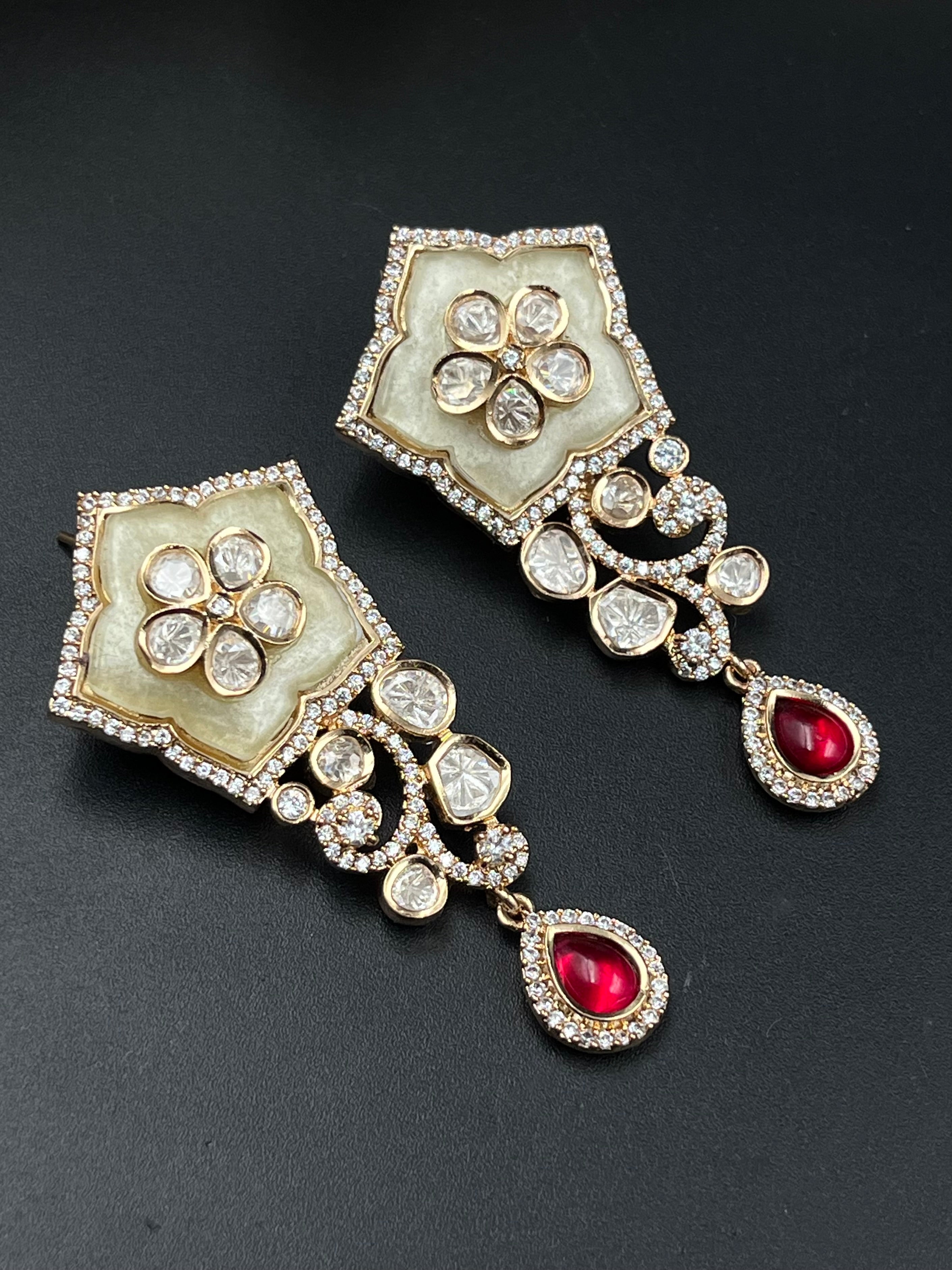 OIYA PENDANT