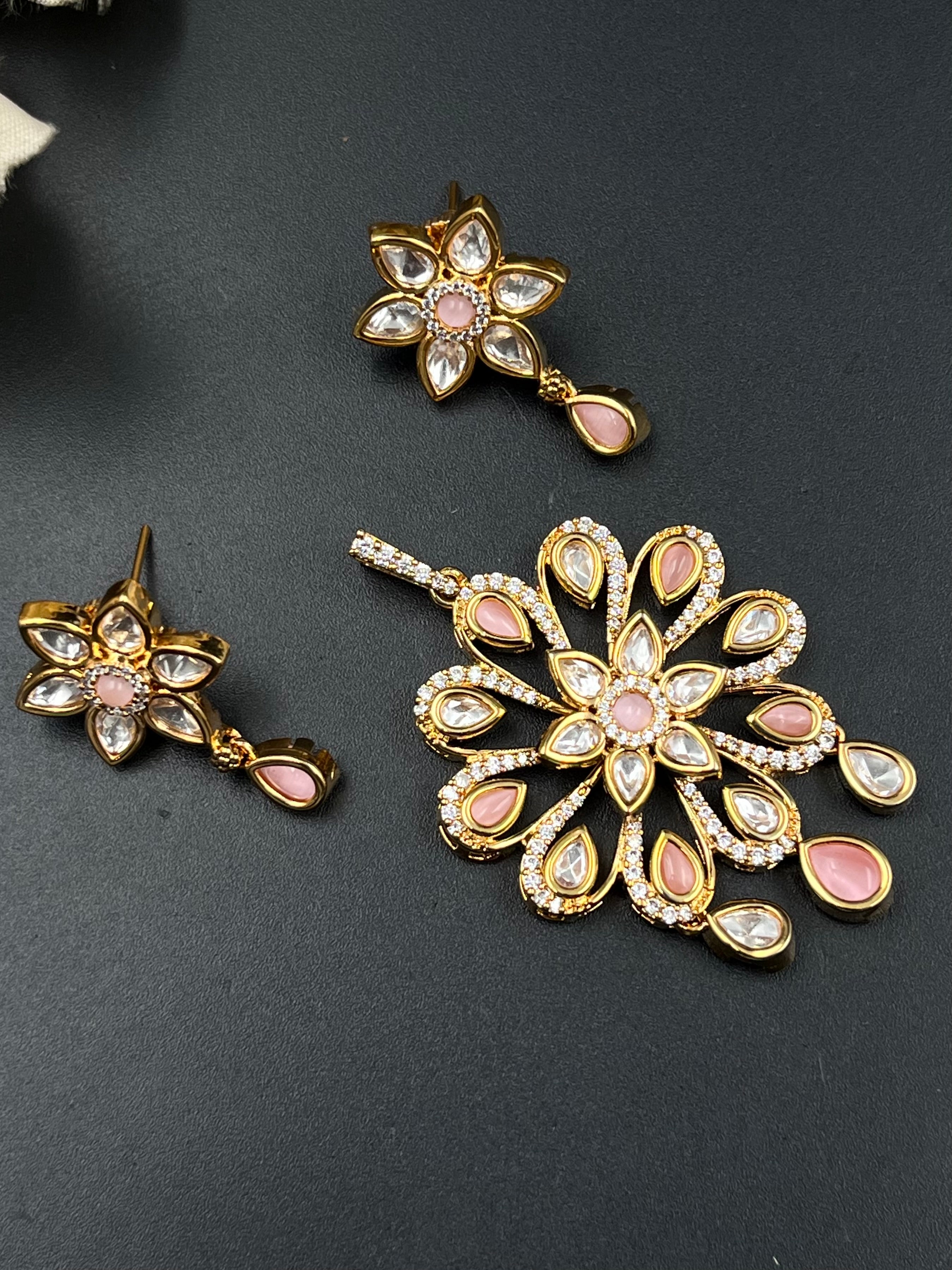 VIYA PENDANT