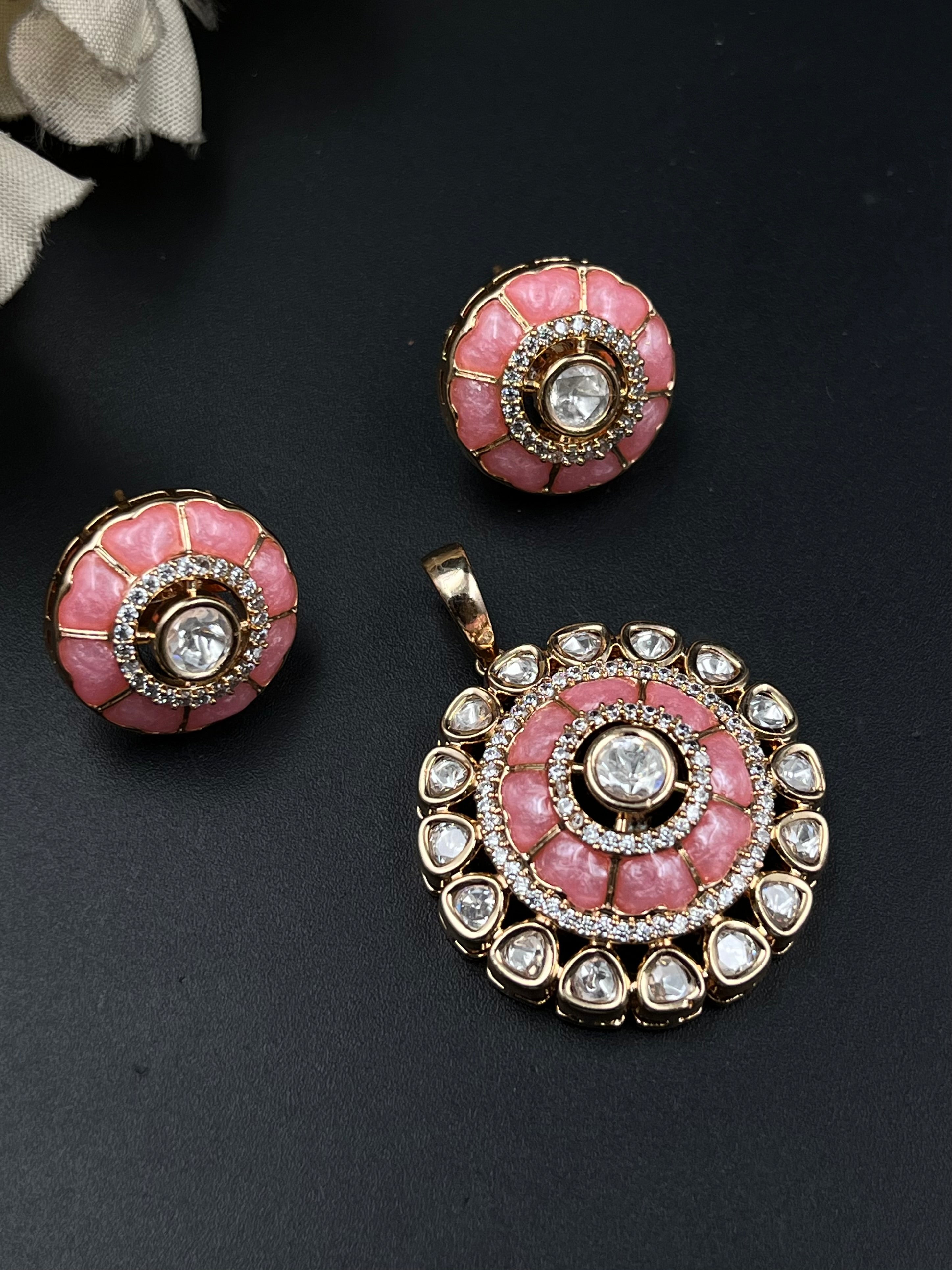 AIYA PENDANT