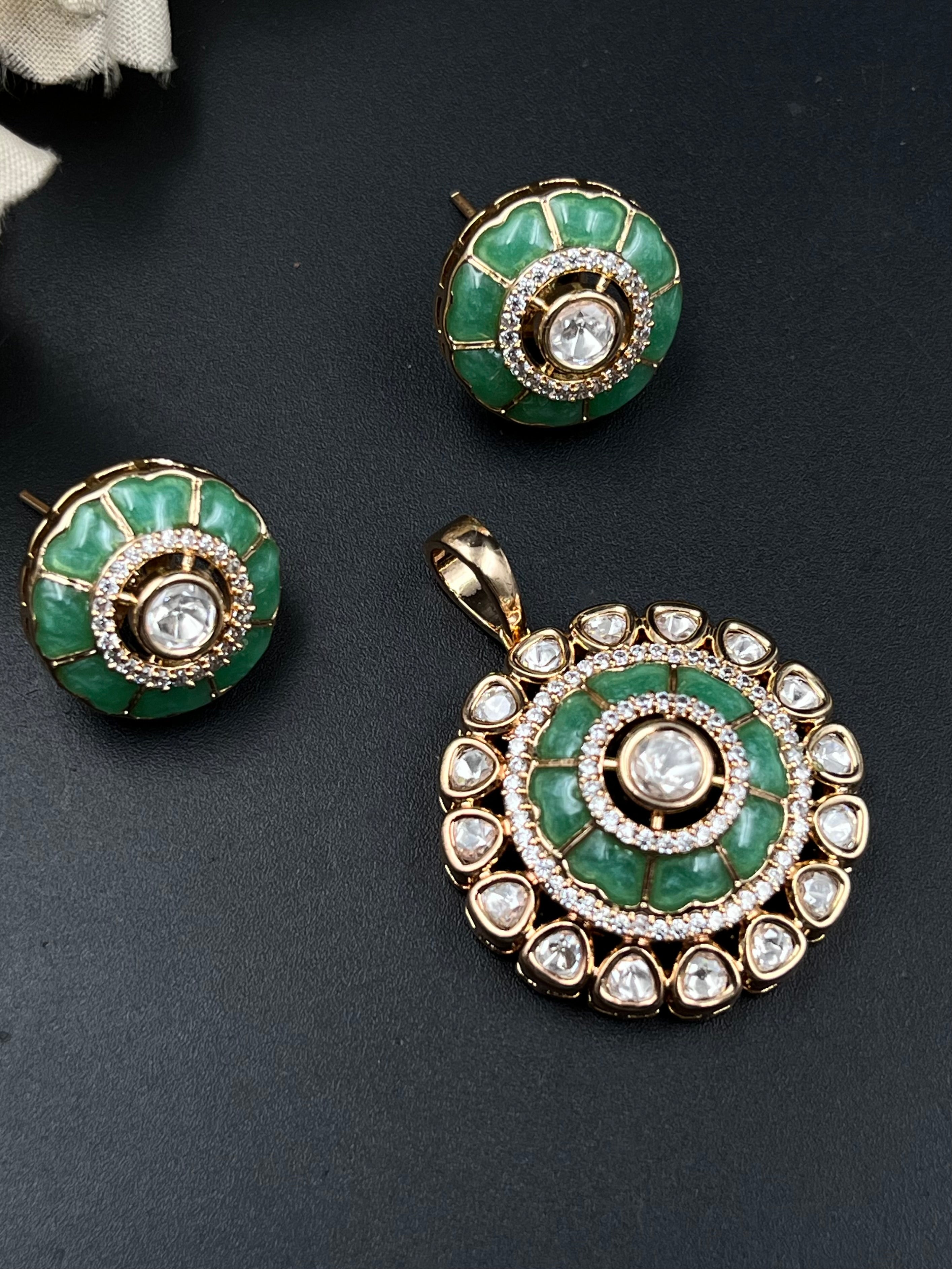 AIYA PENDANT