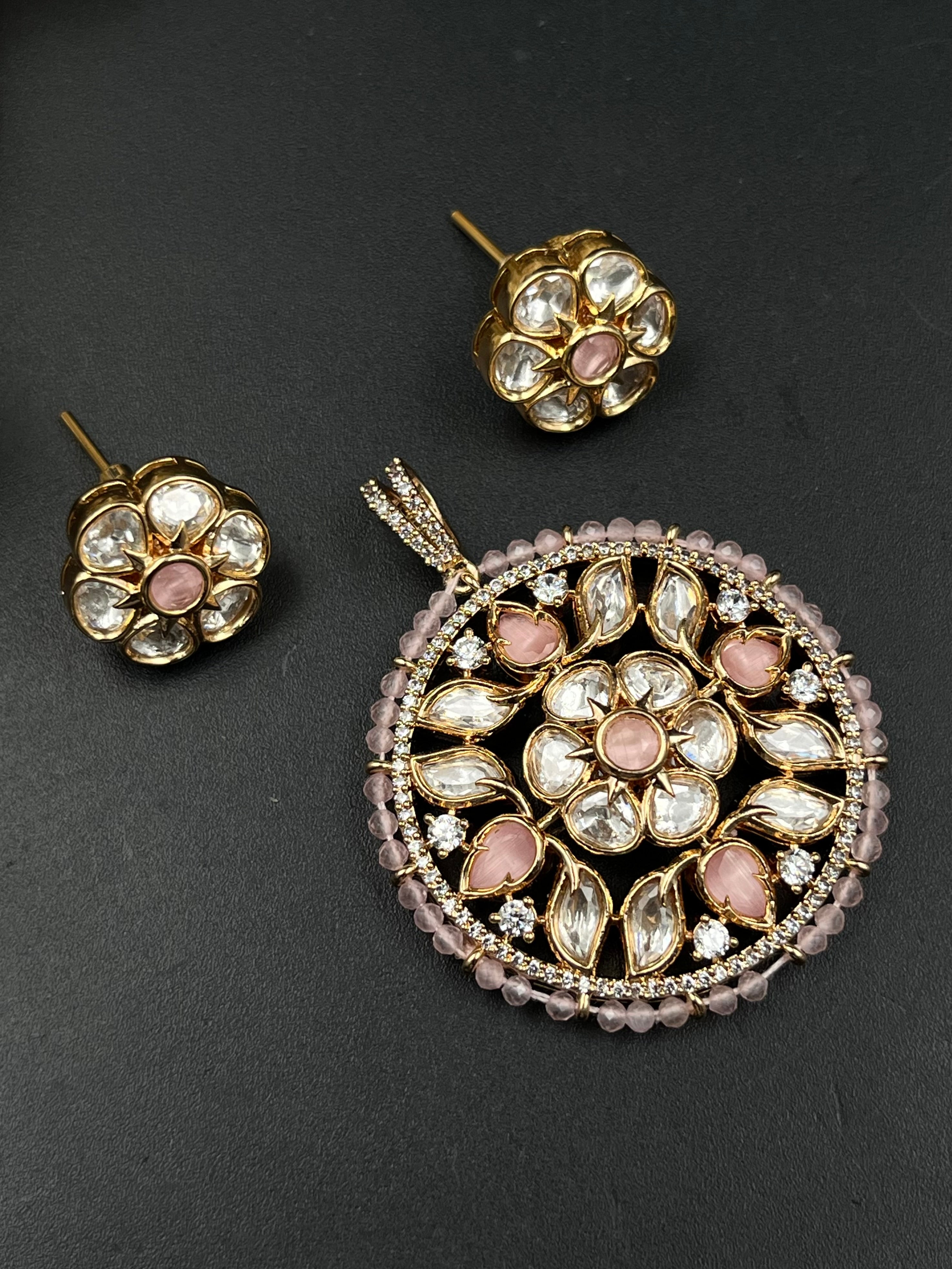 HIYAS PENDANT