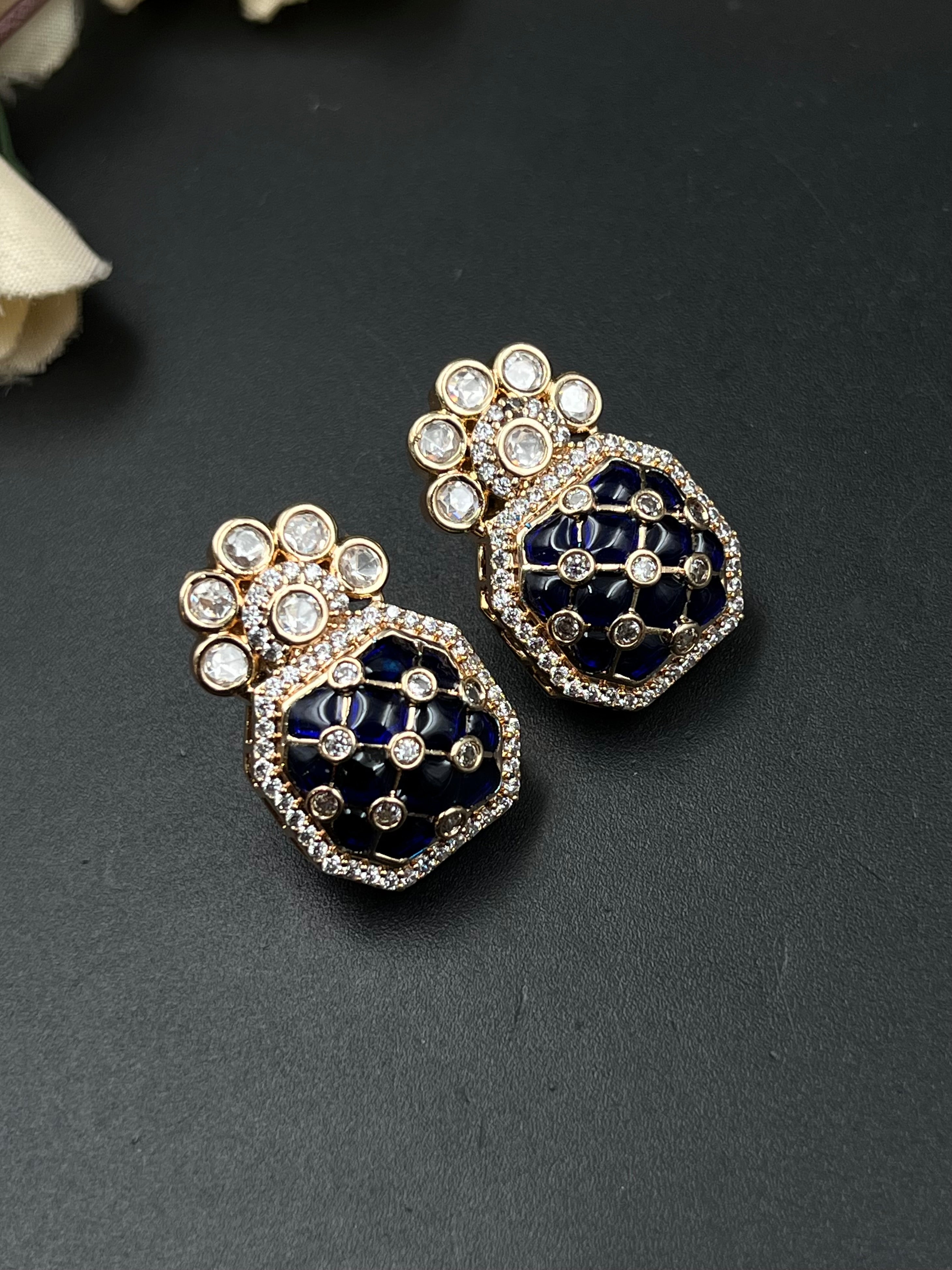 GIYAS PENDANT