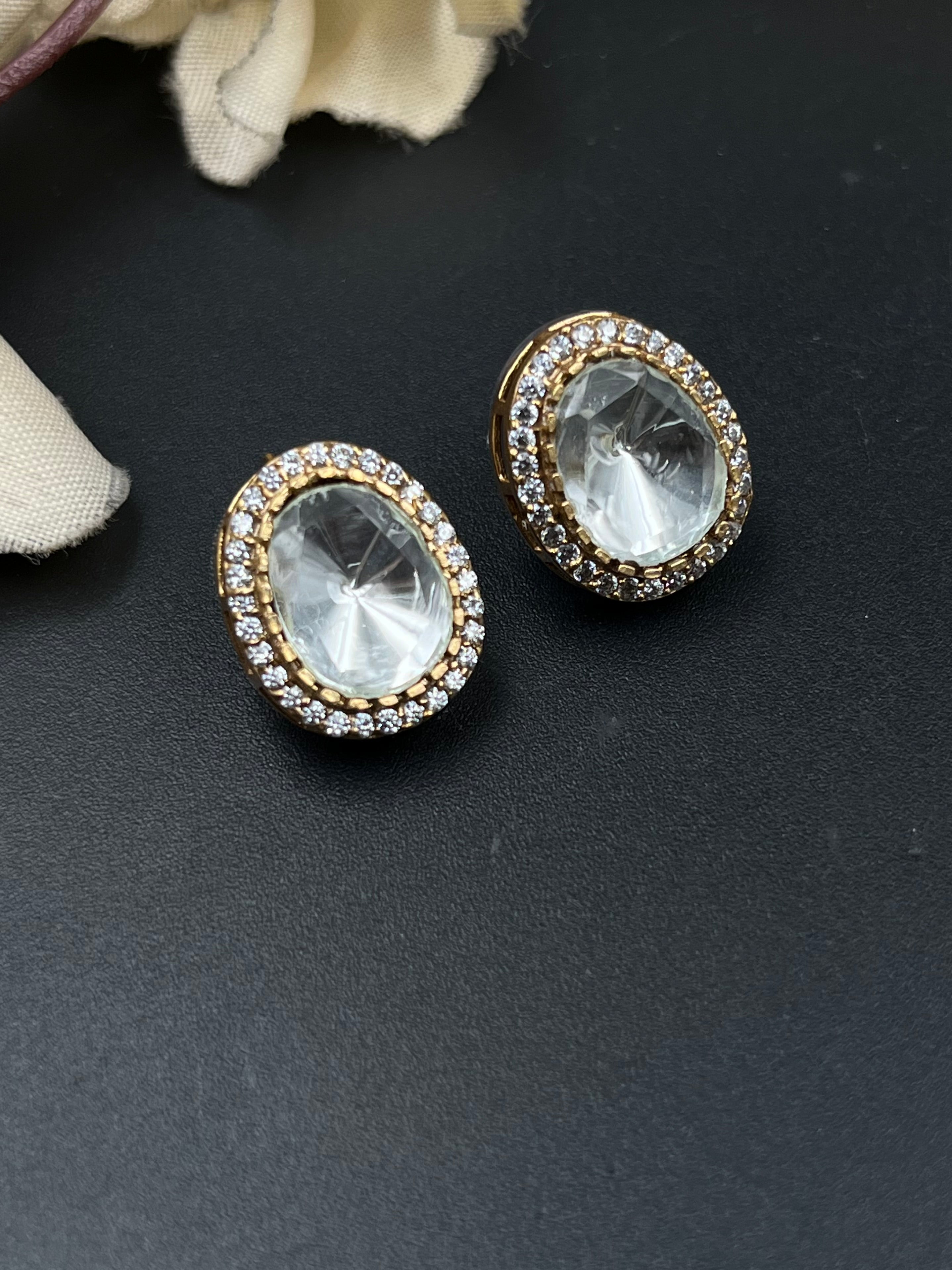 LIYAS PENDANT