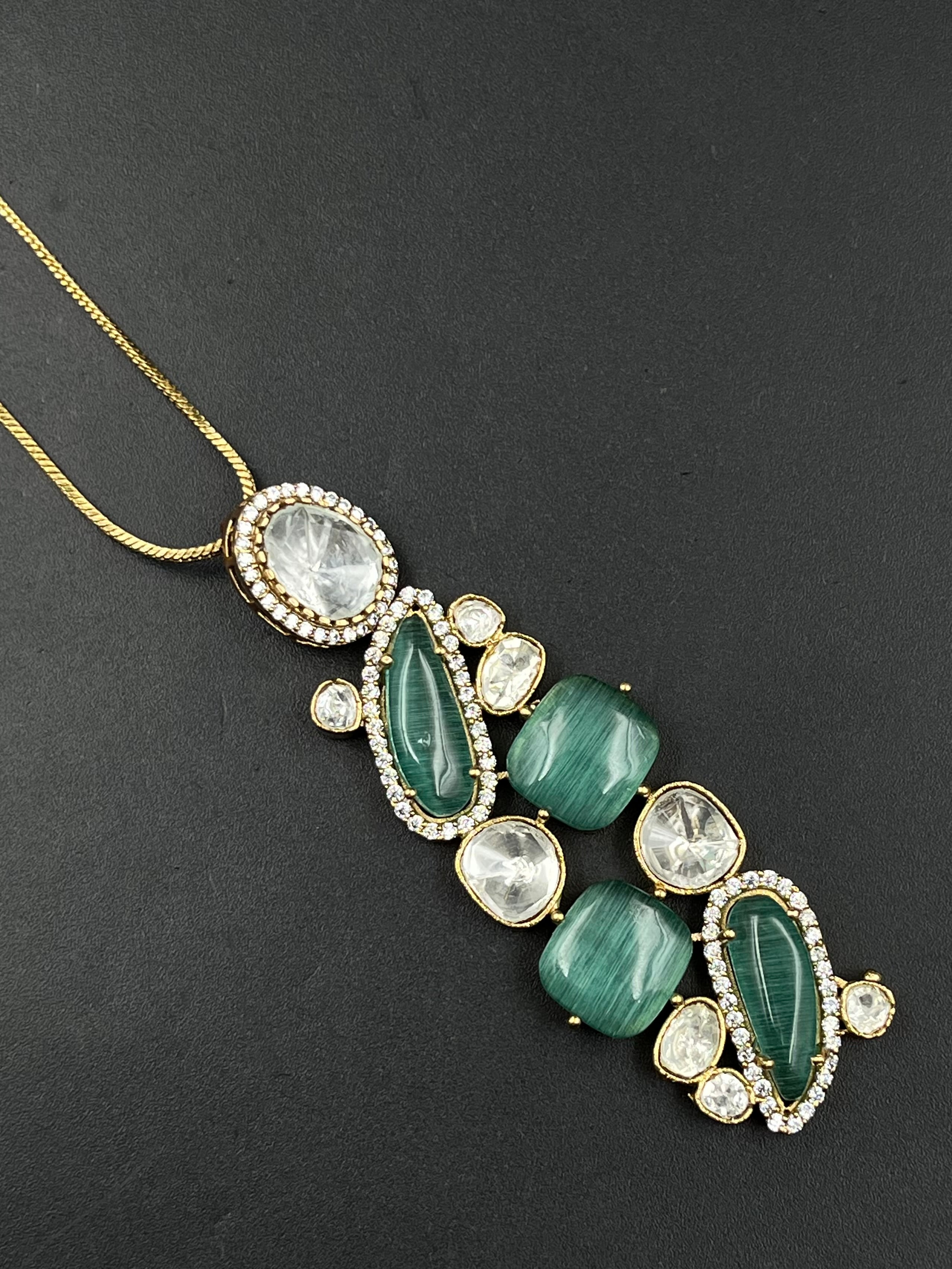 LIYAS PENDANT