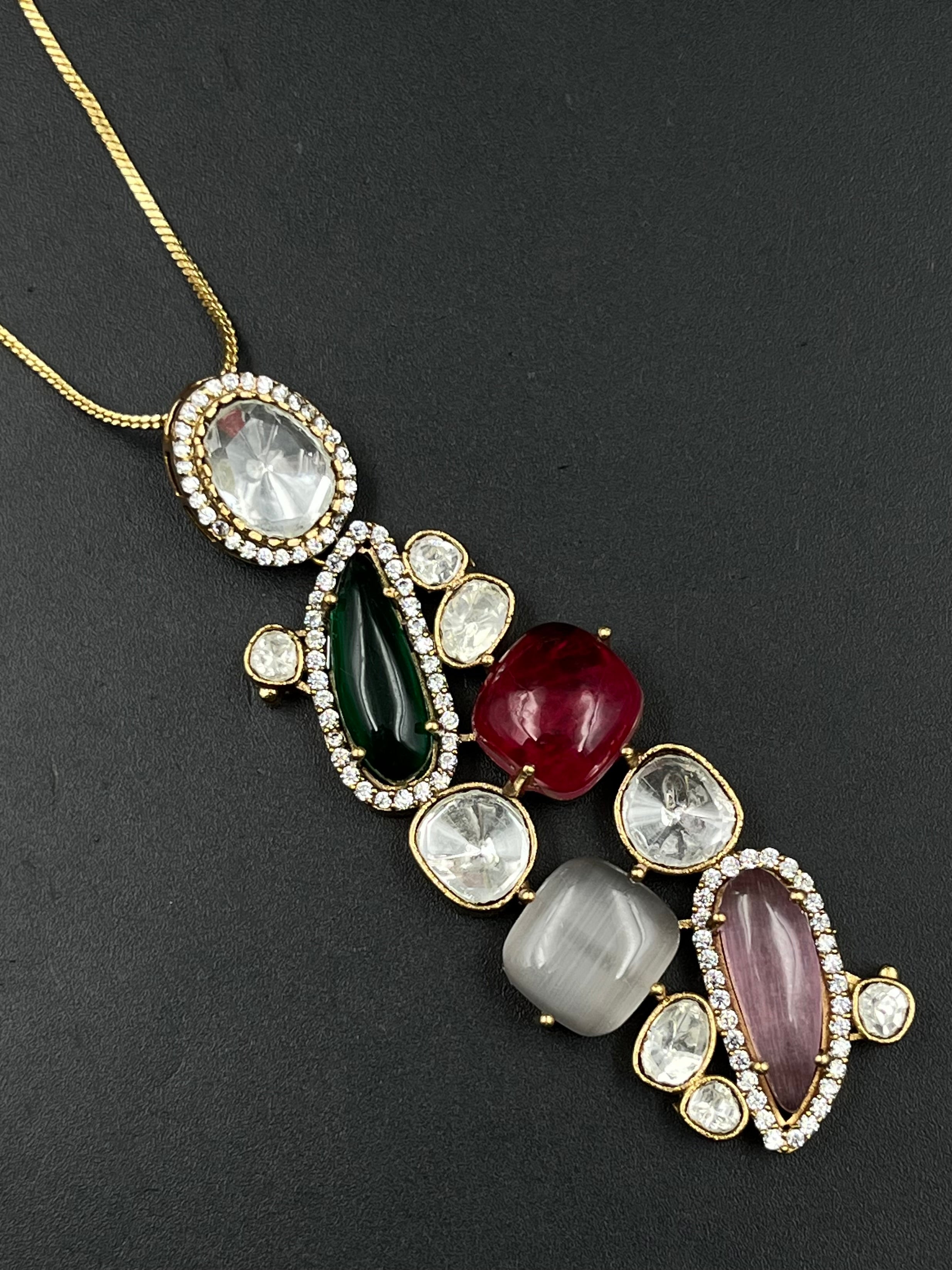 LIYAS PENDANT
