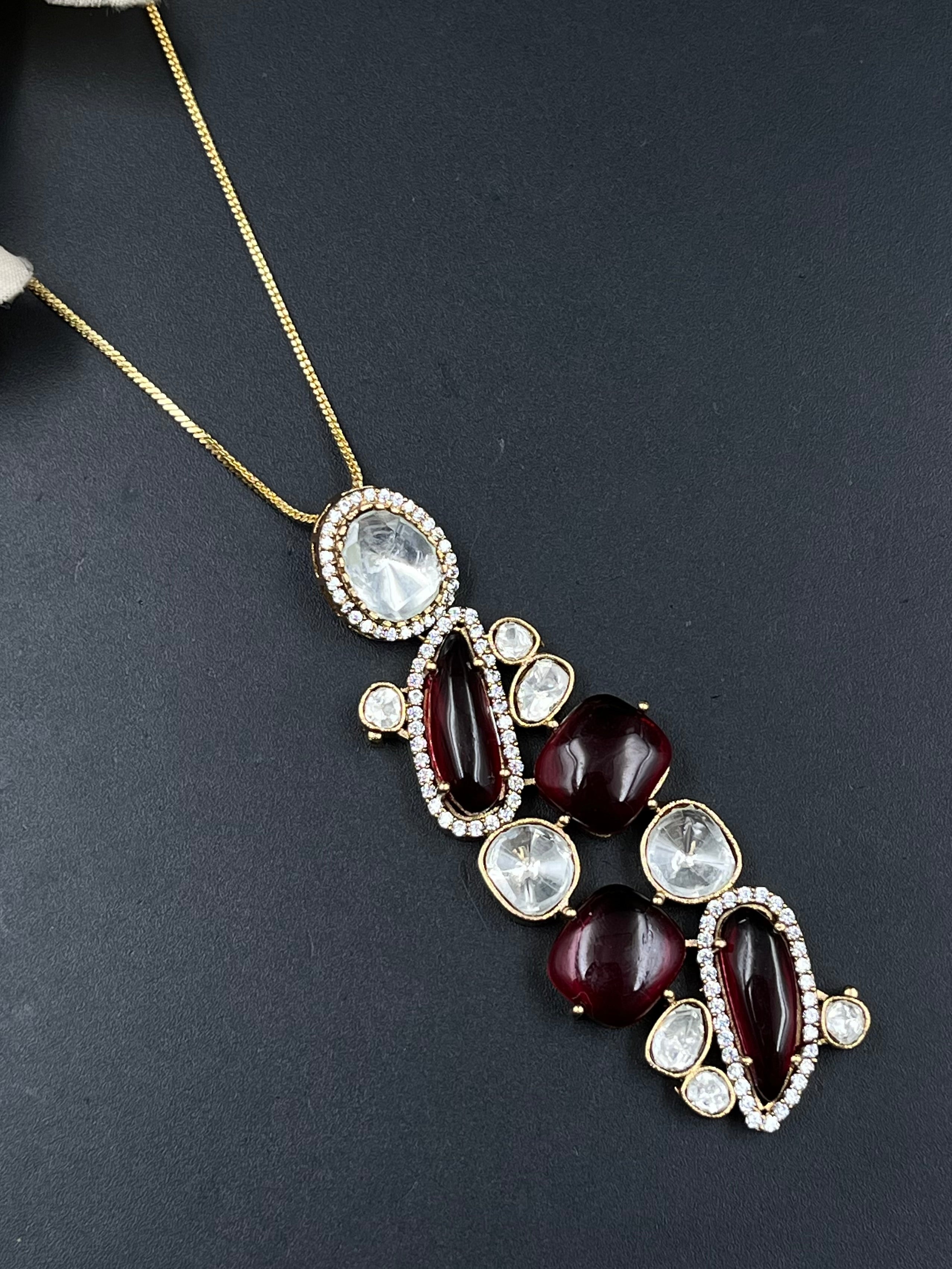LIYAS PENDANT