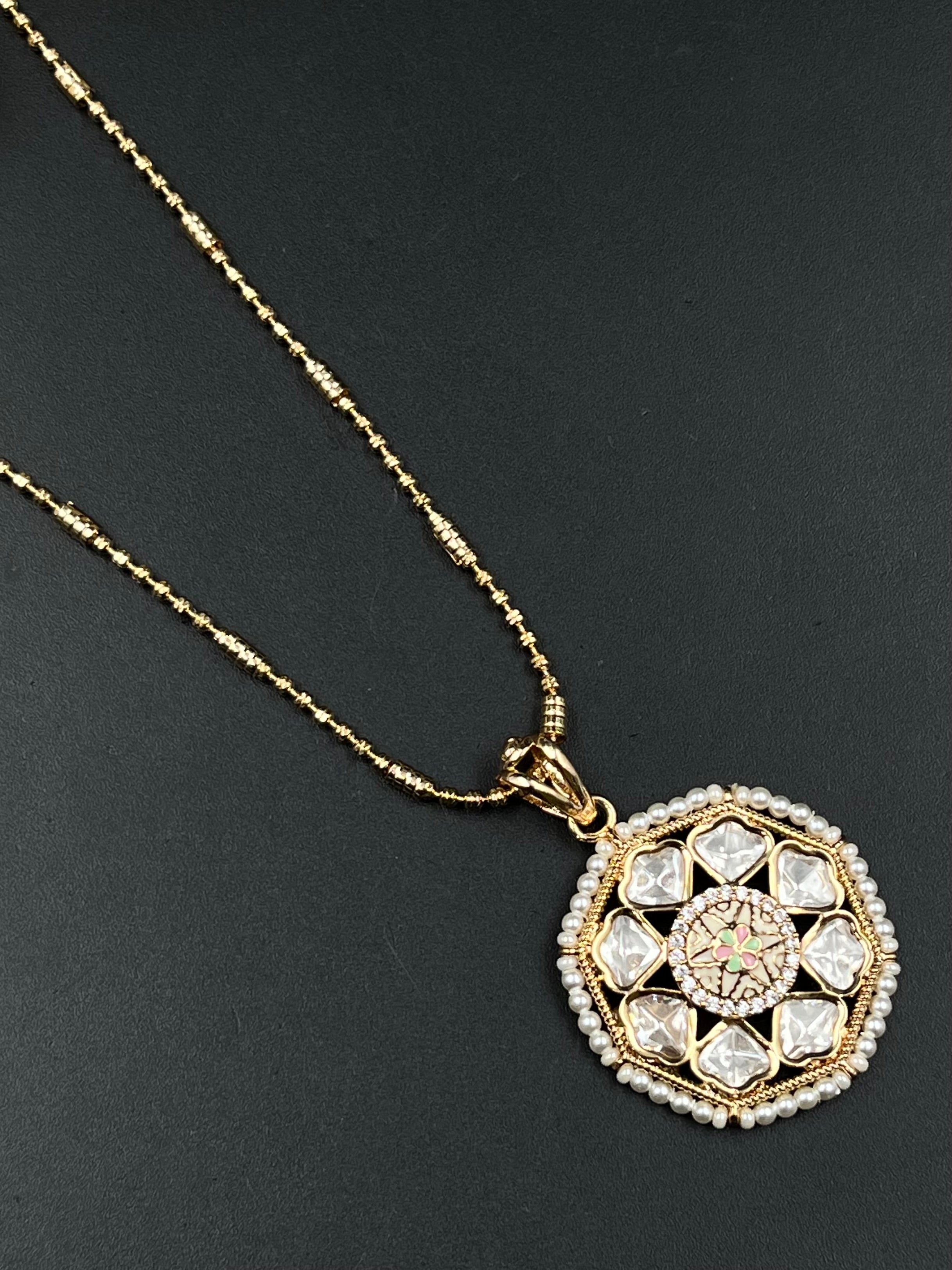 SIYAS PENDANT