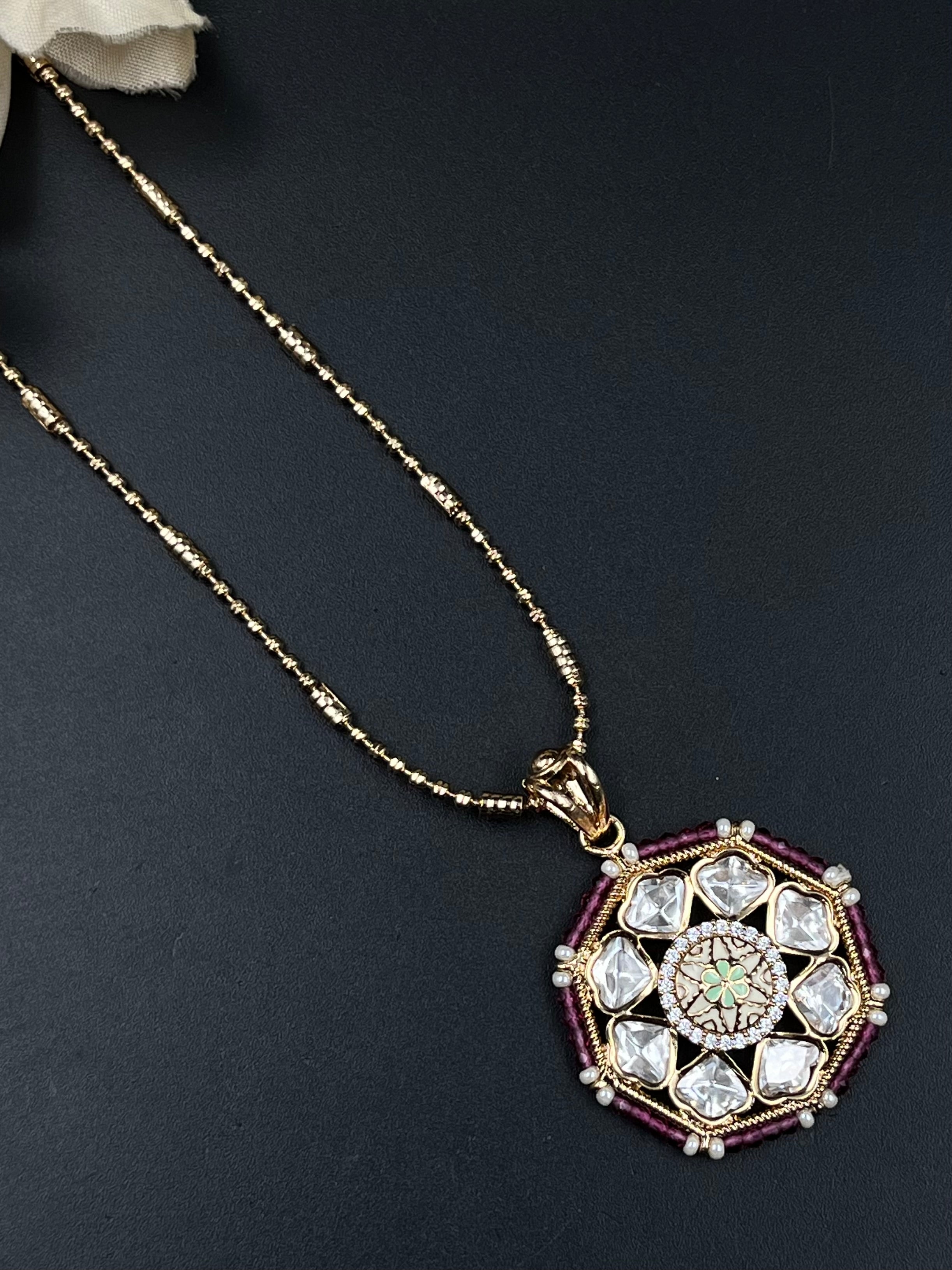 SIYAS PENDANT