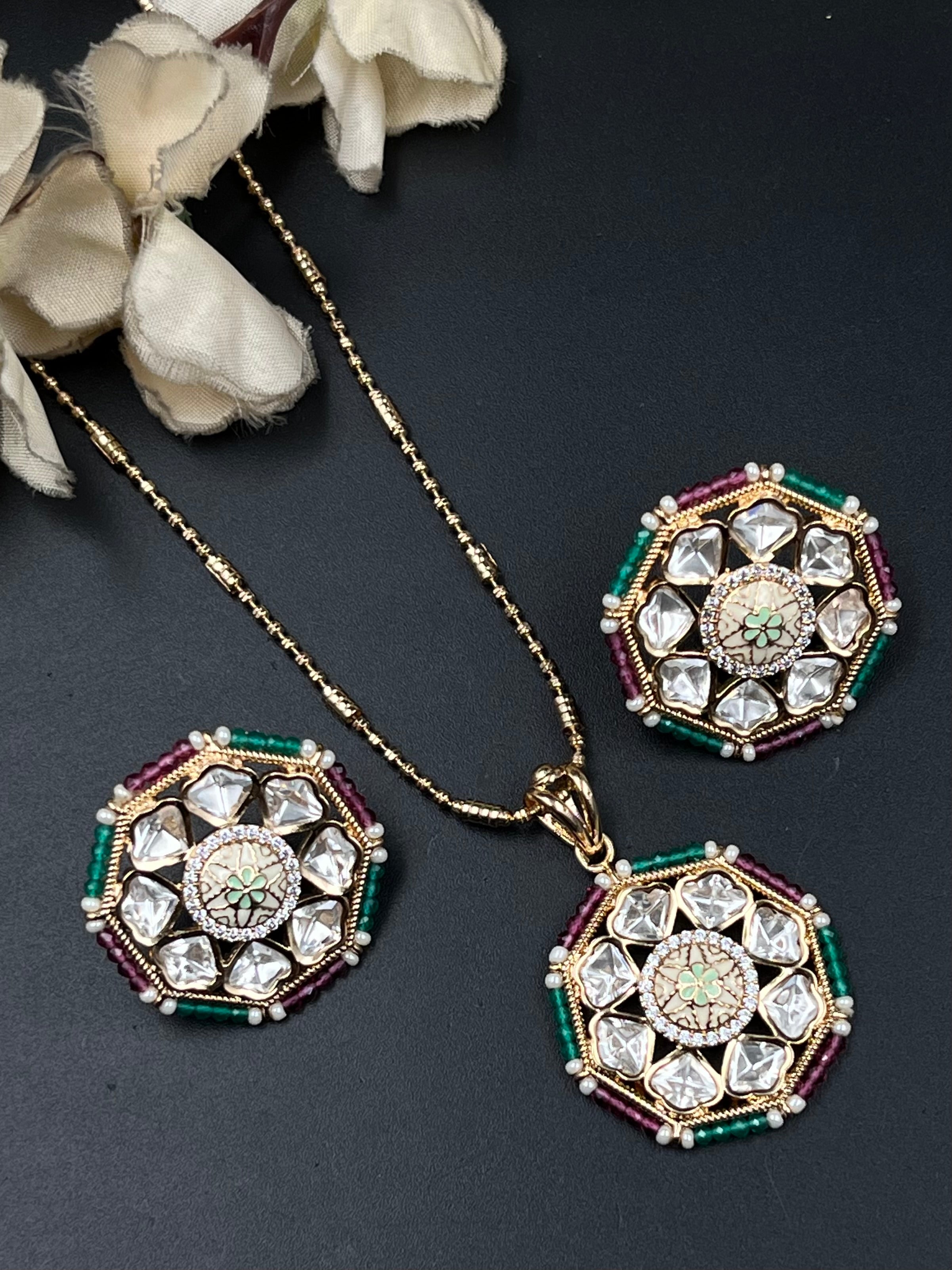 SIYAS PENDANT