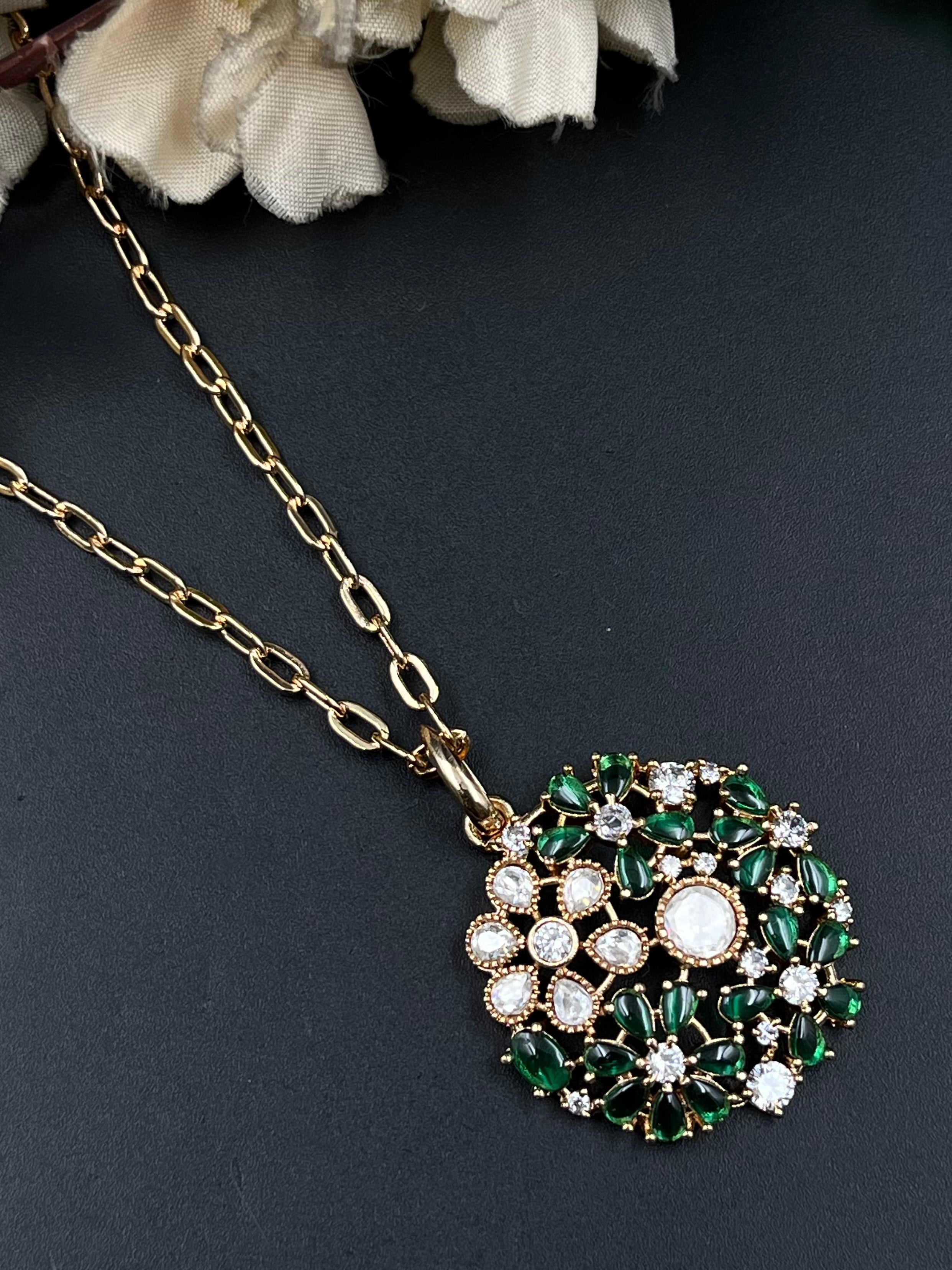 RIYAS PENDANT