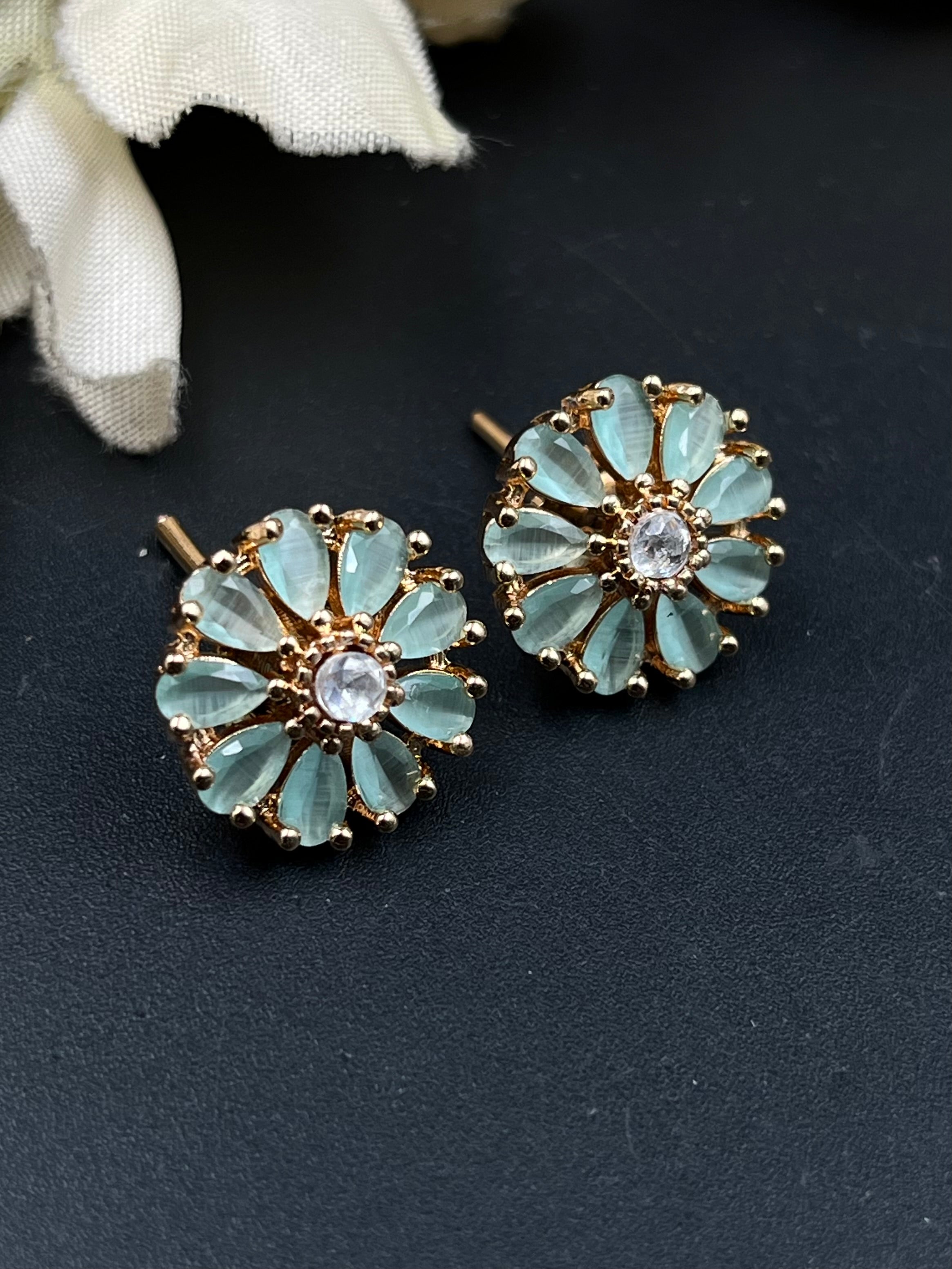 RIYAS PENDANT