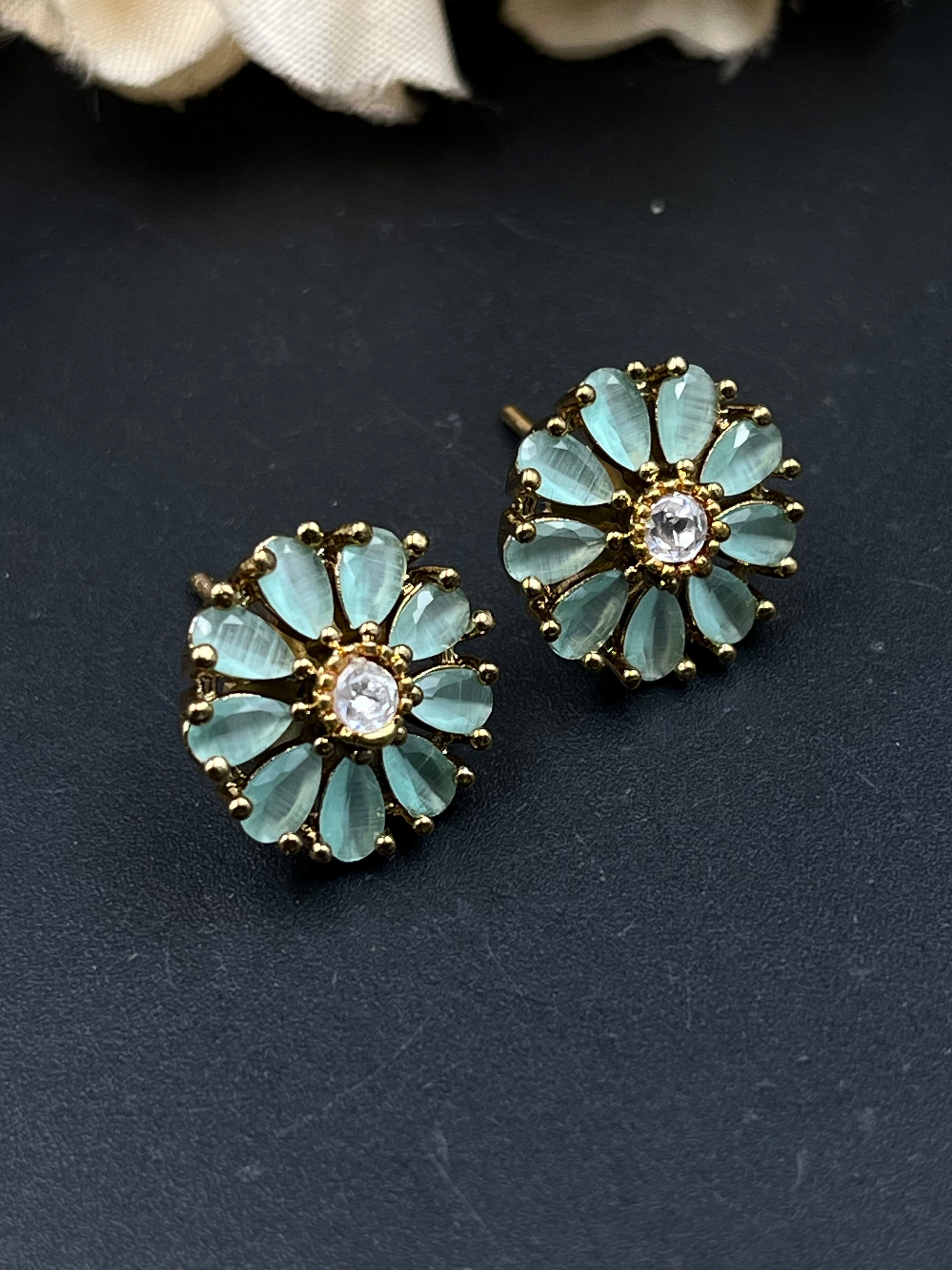 RIYAS PENDANT