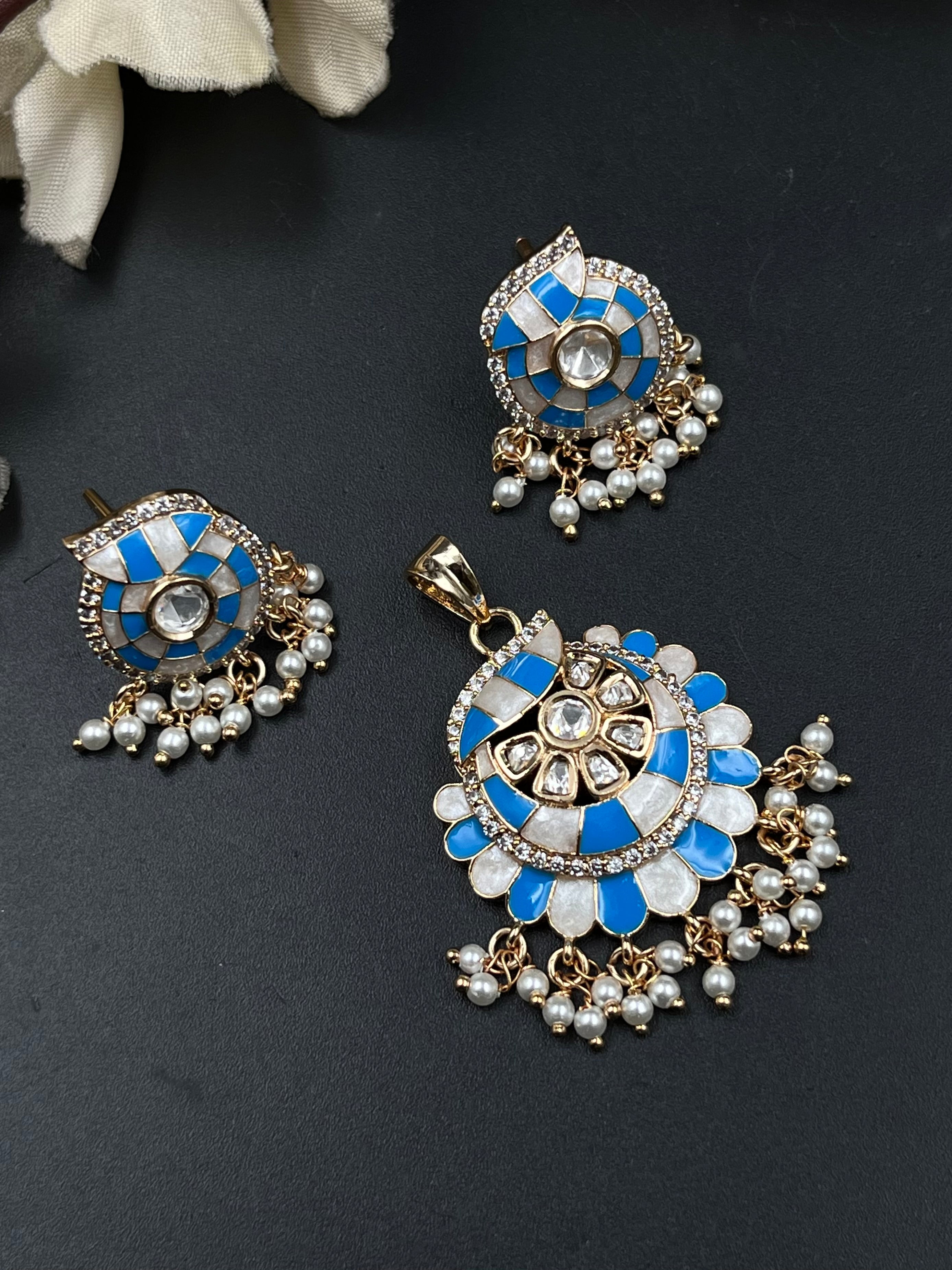DIYAS PENDANT