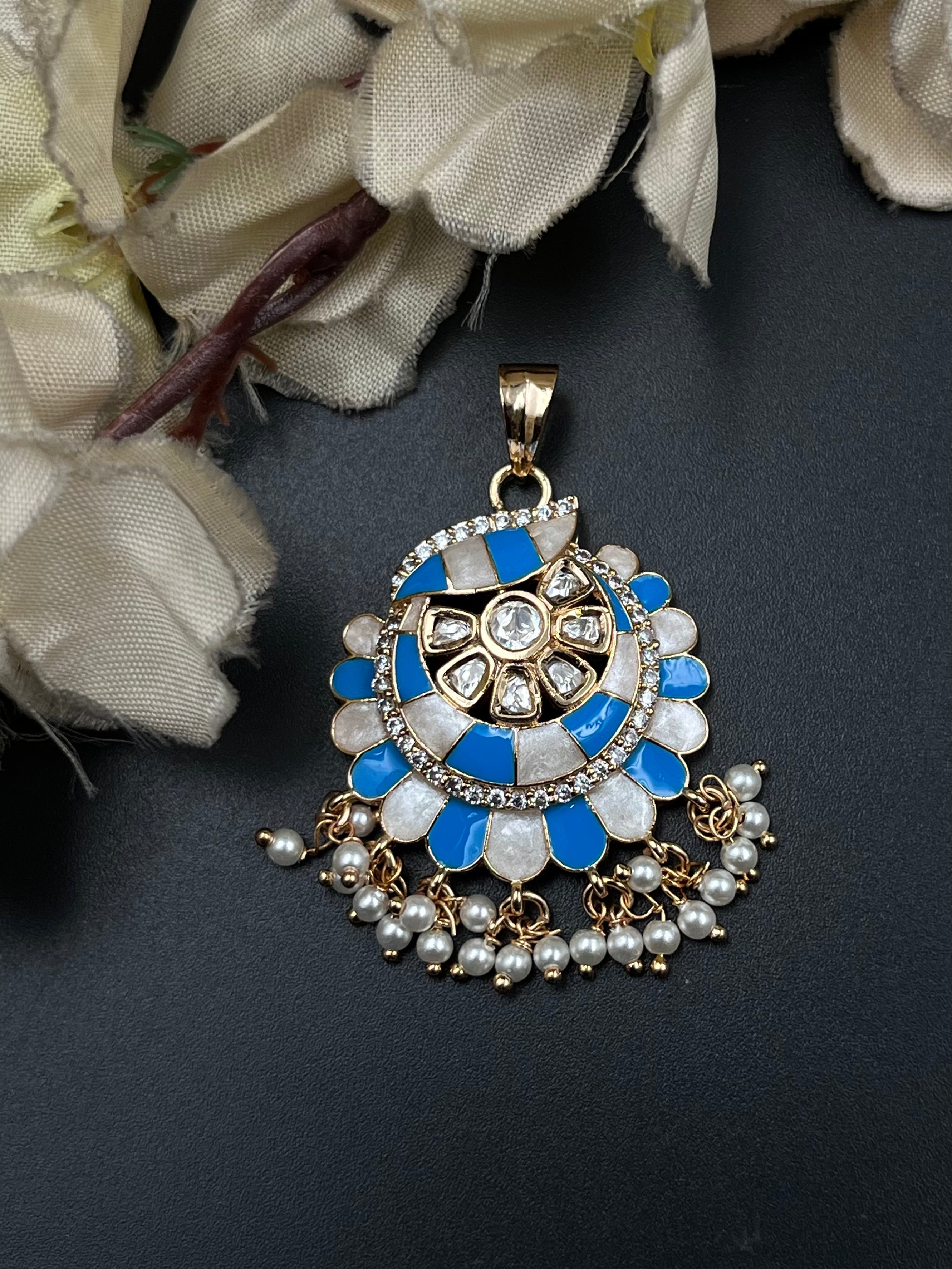 DIYAS PENDANT