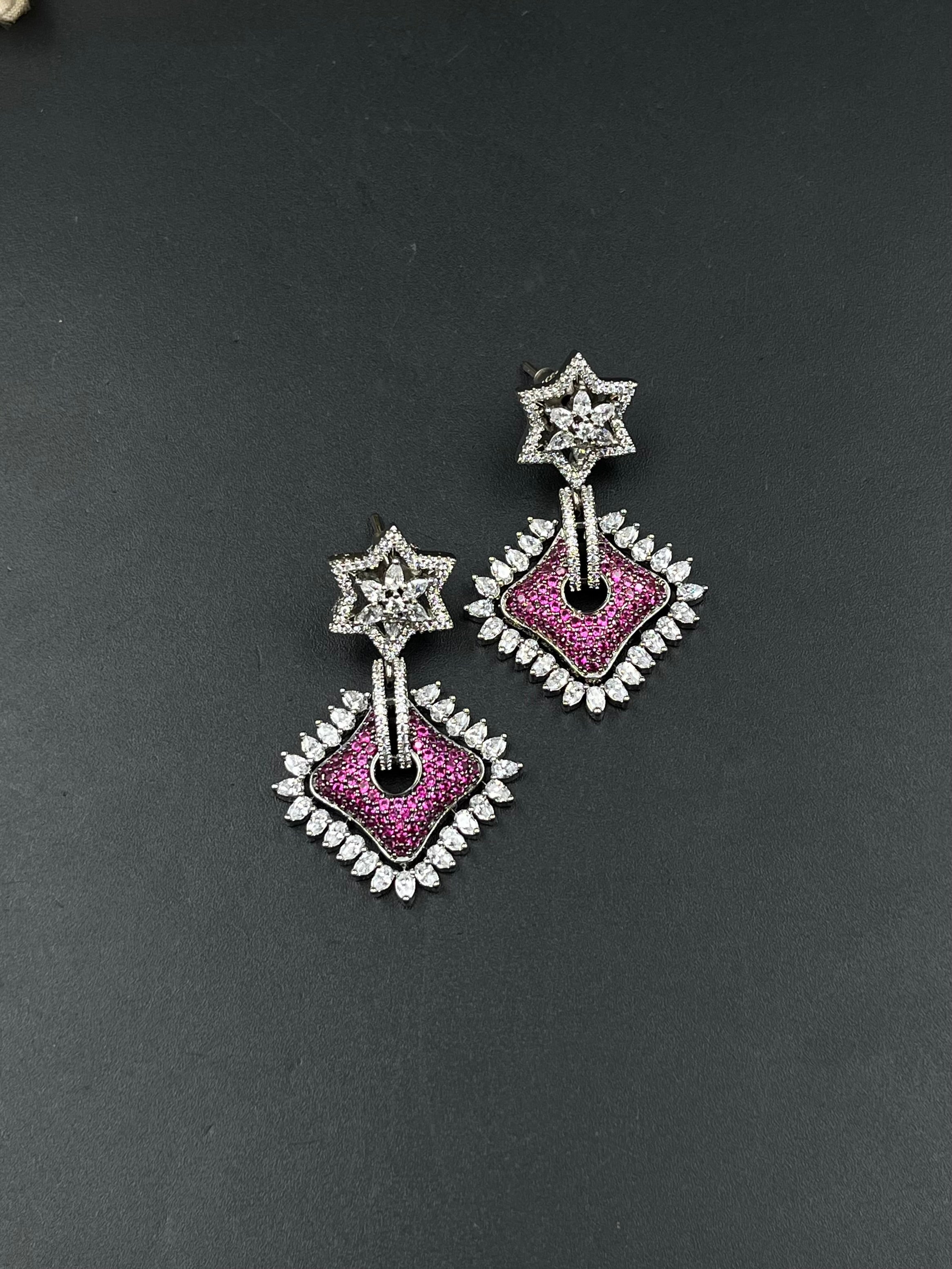 LIYAS EARRING
