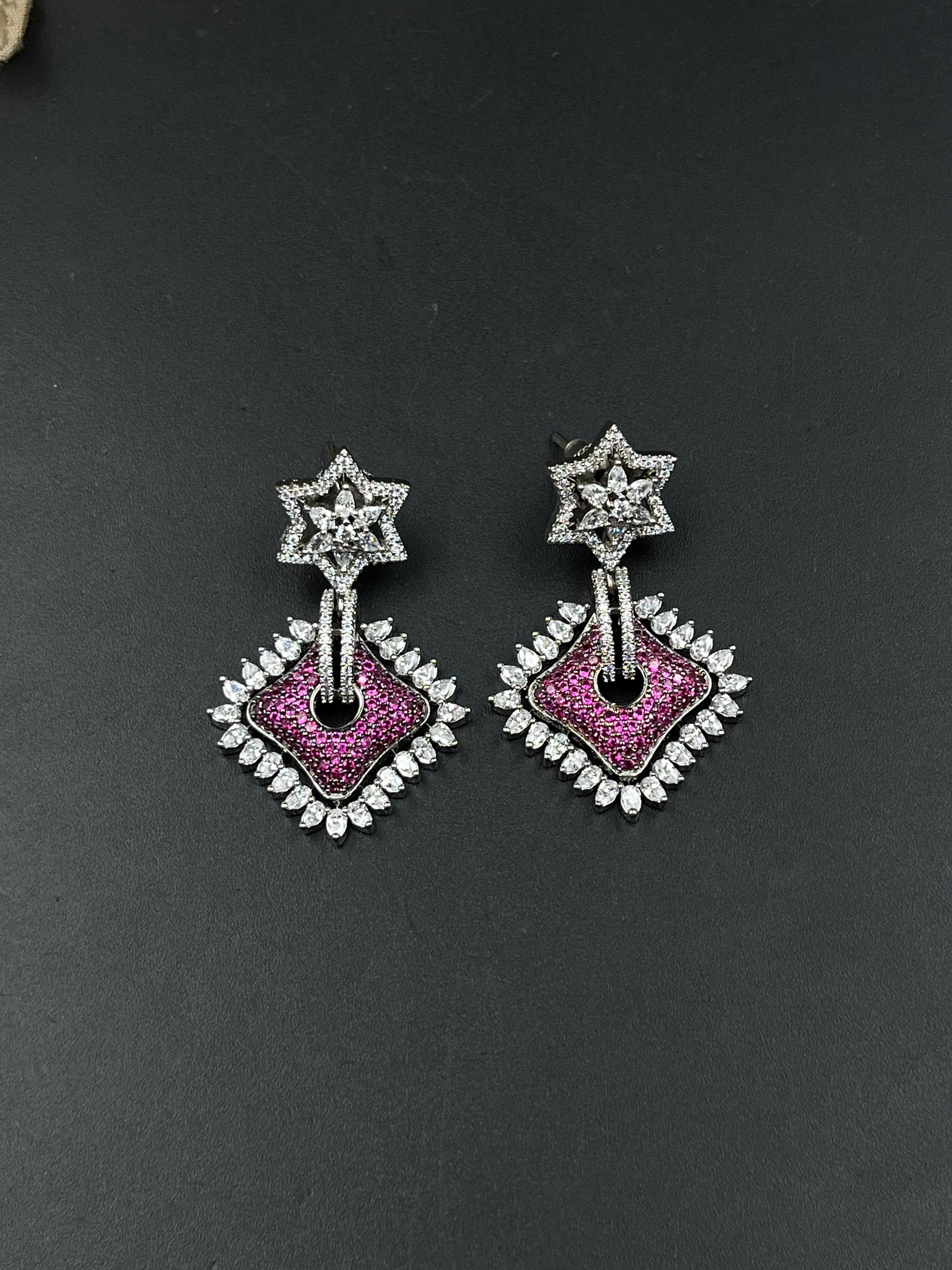 LIYAS EARRING