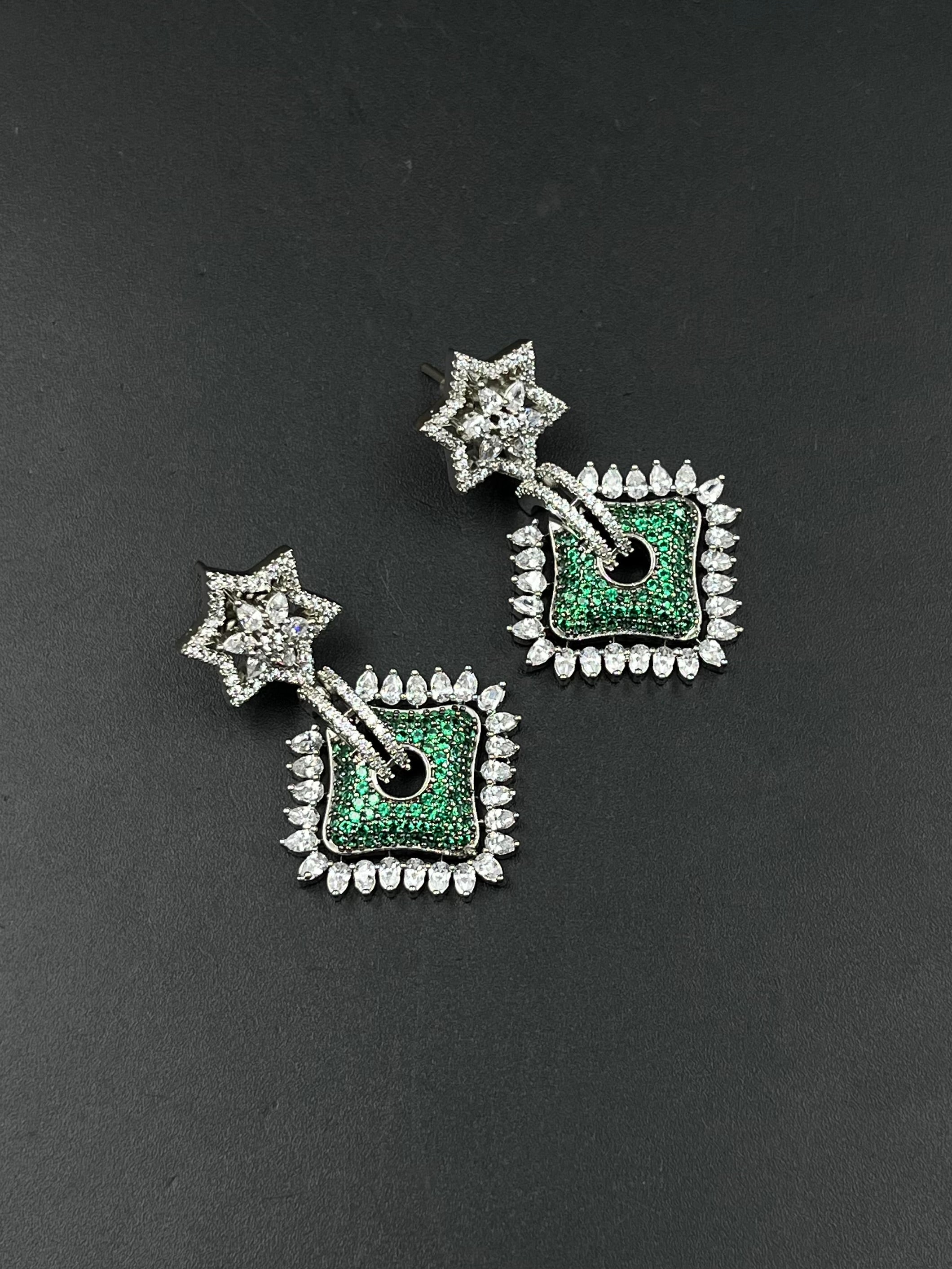 LIYAS EARRING
