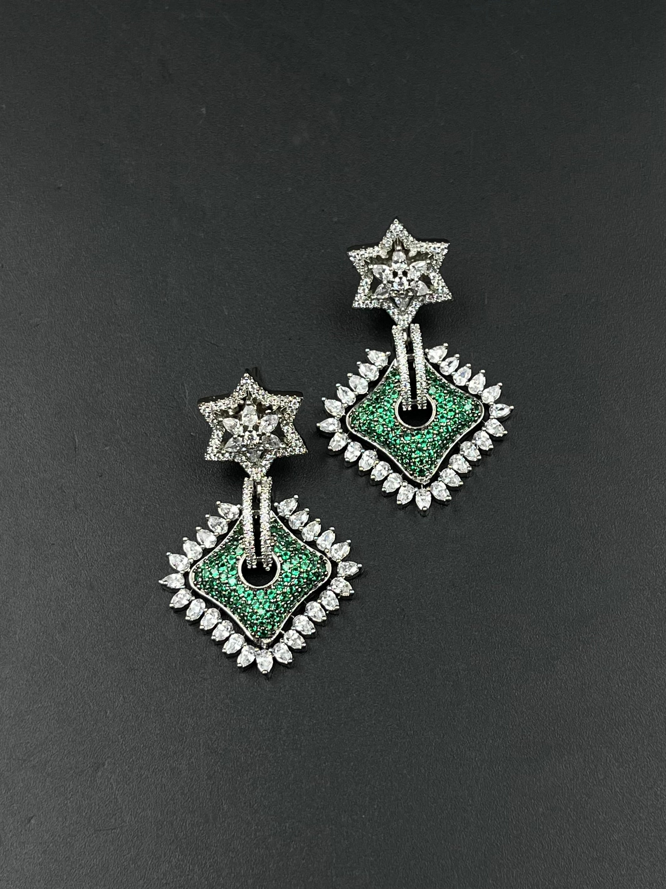 LIYAS EARRING
