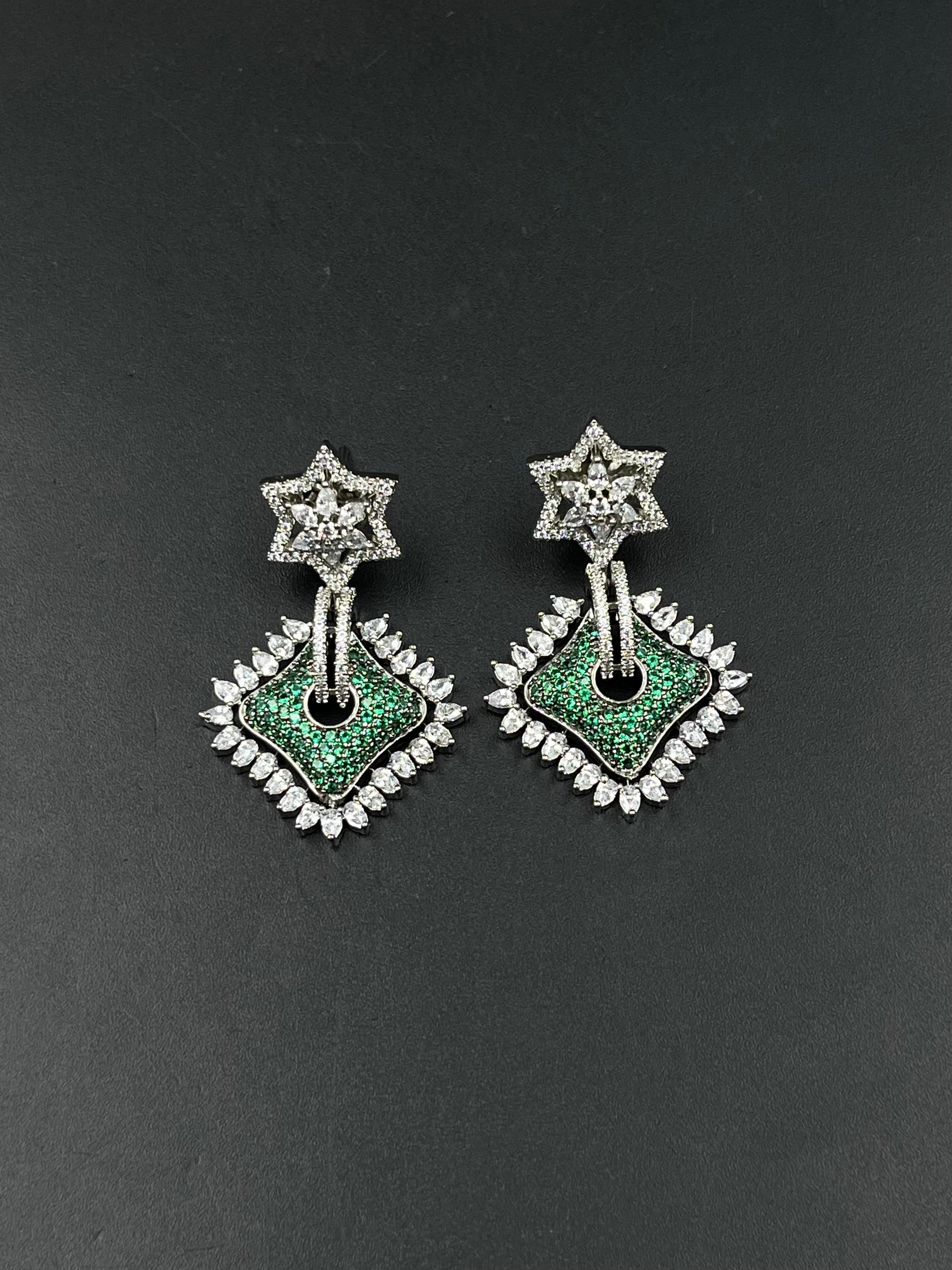 LIYAS EARRING