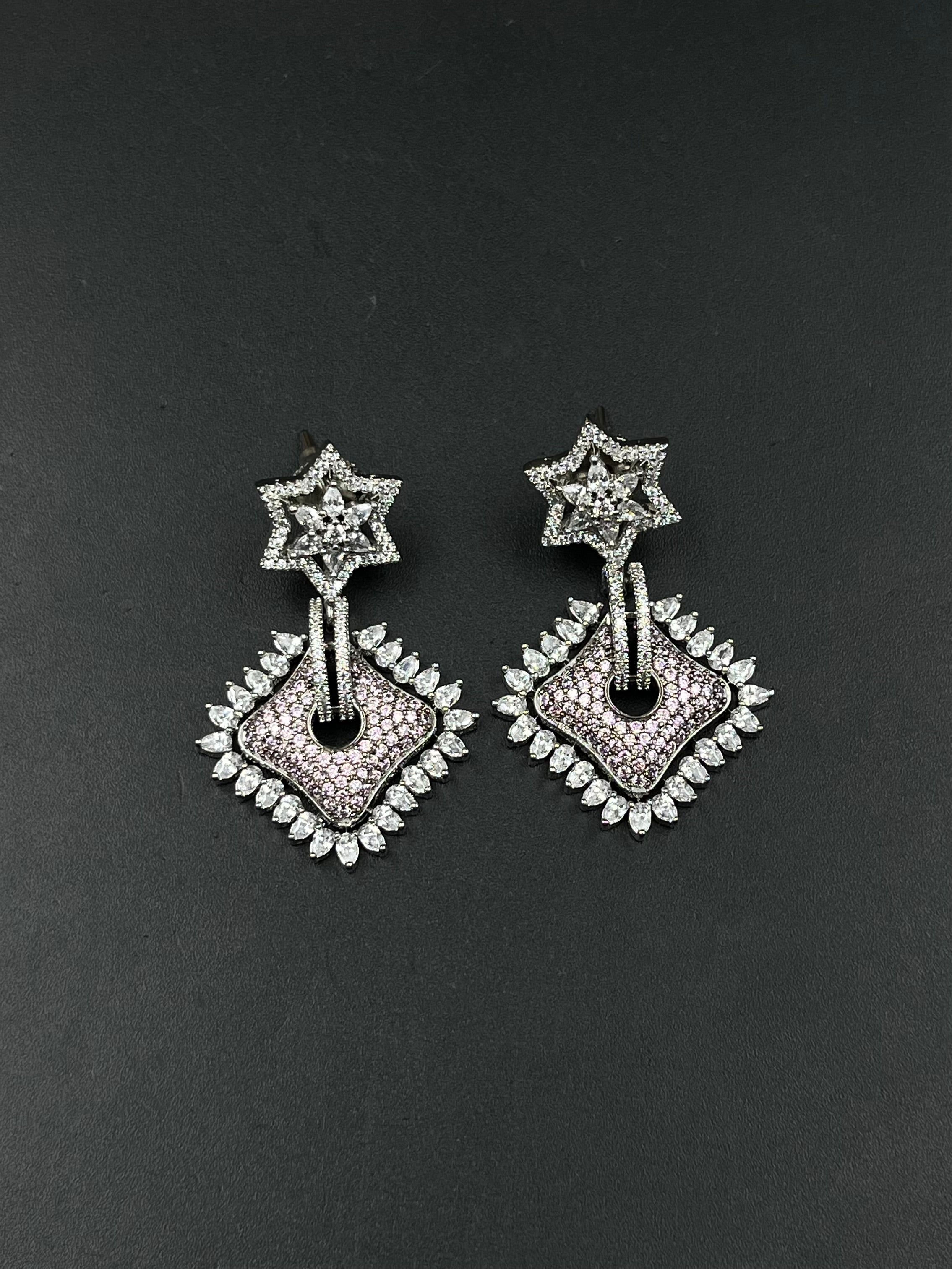 LIYAS EARRING
