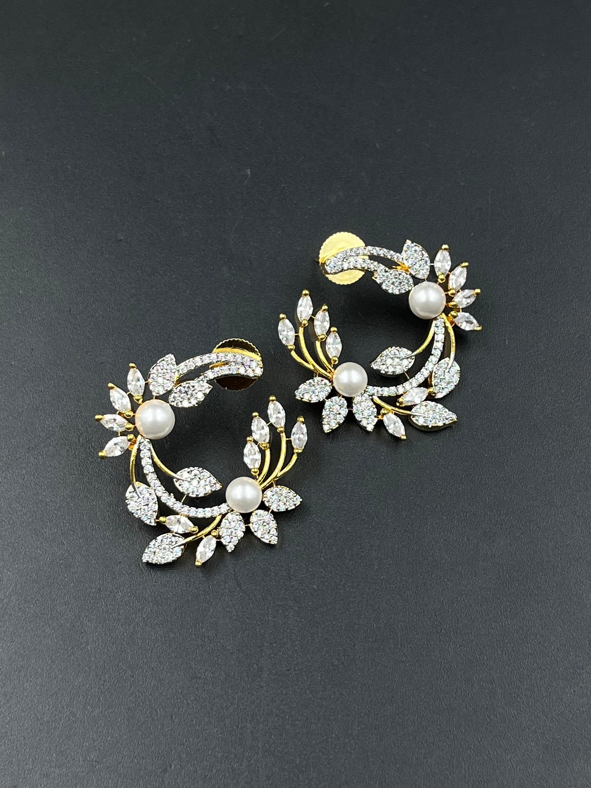YIASH EARRING