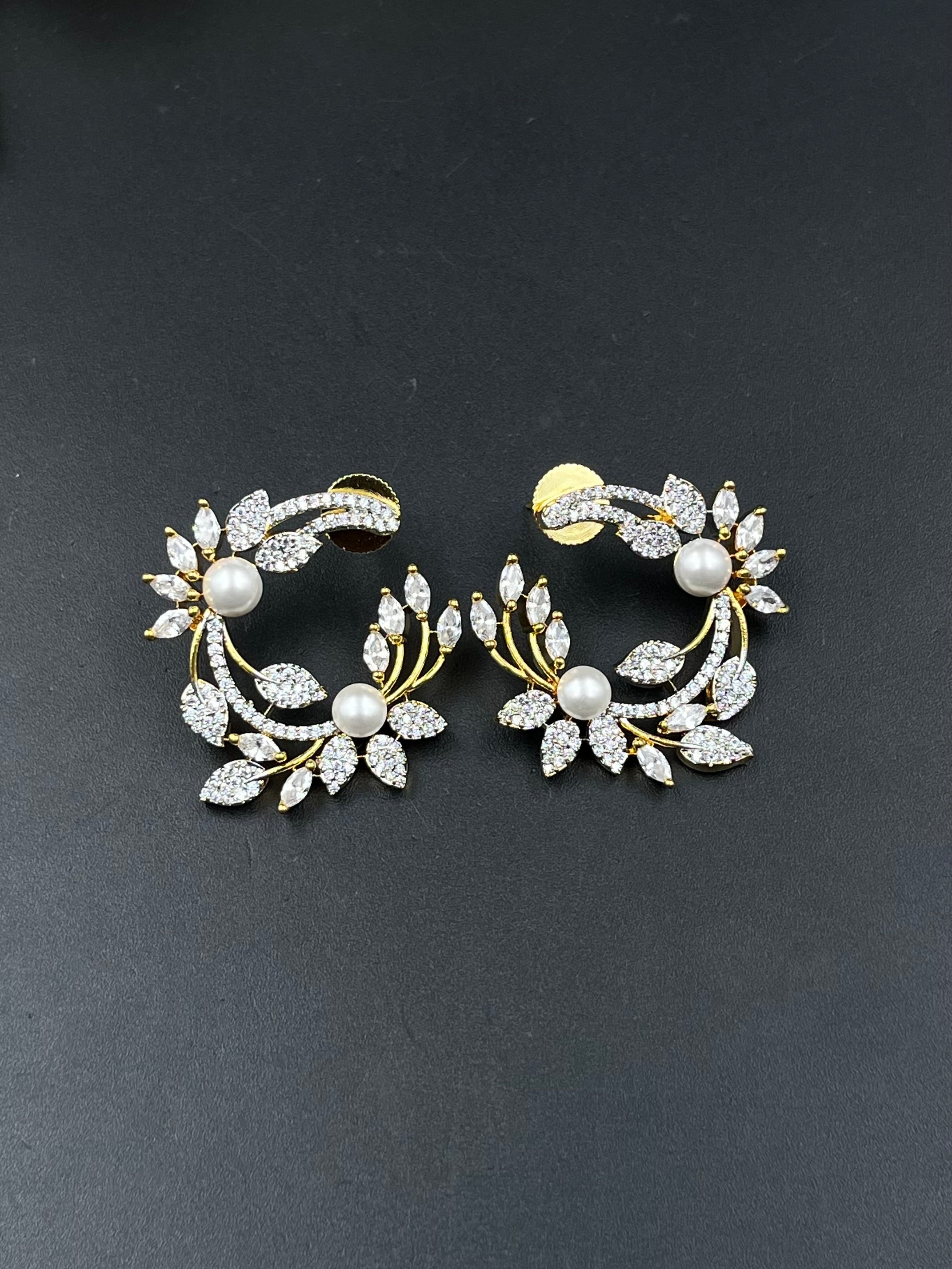 YIASH EARRING