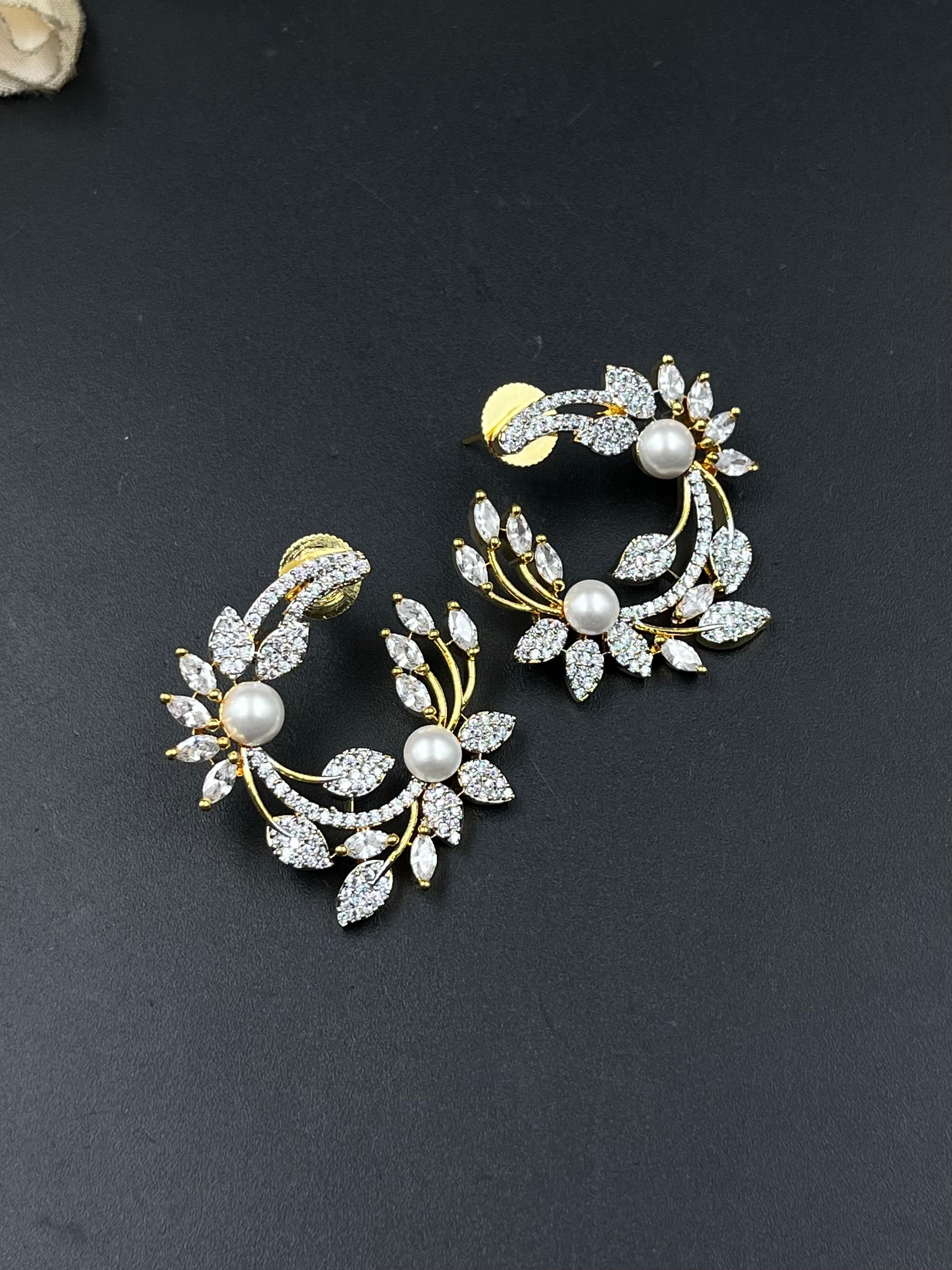 YIASH EARRING