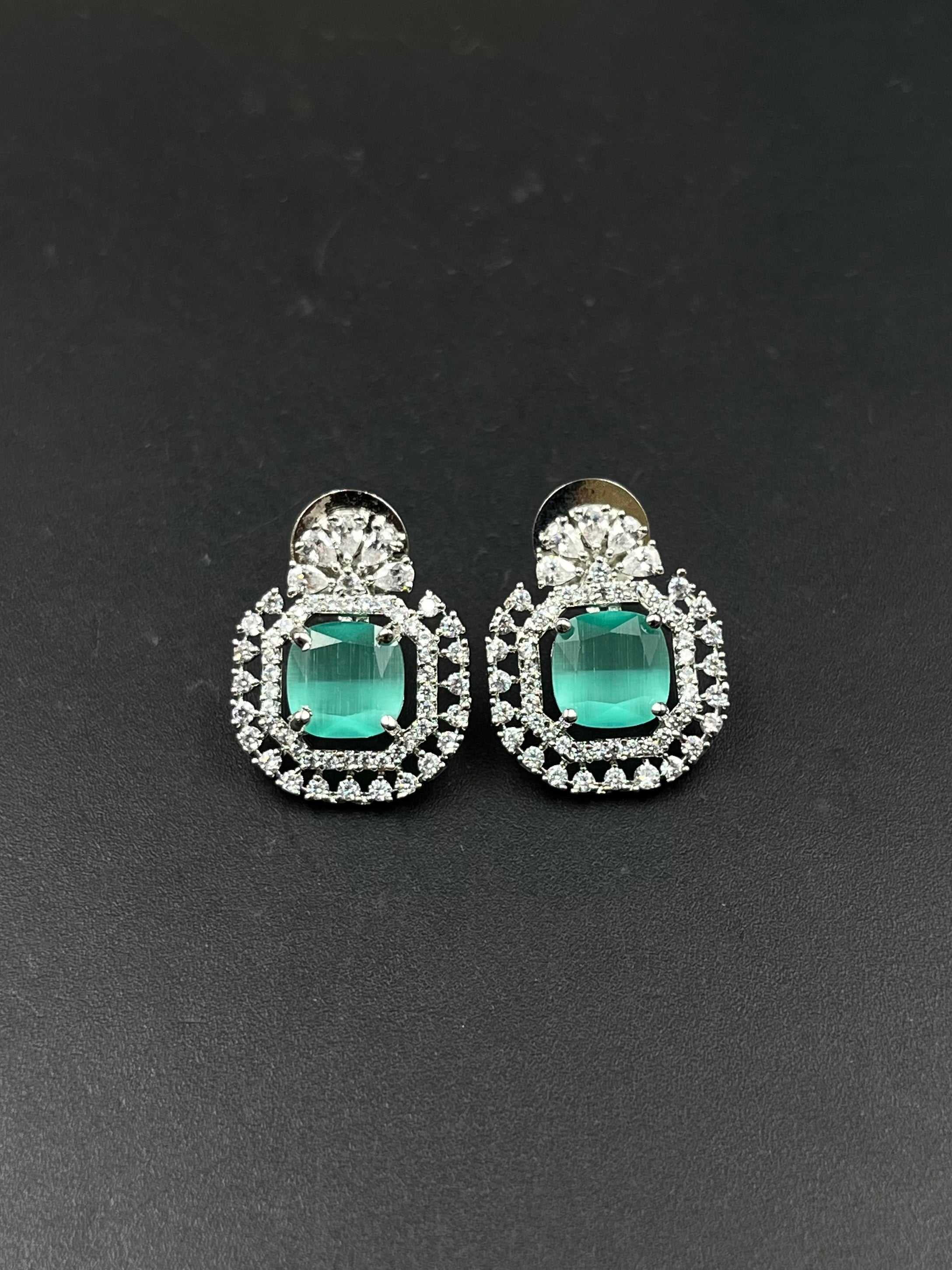 HINA EARRING