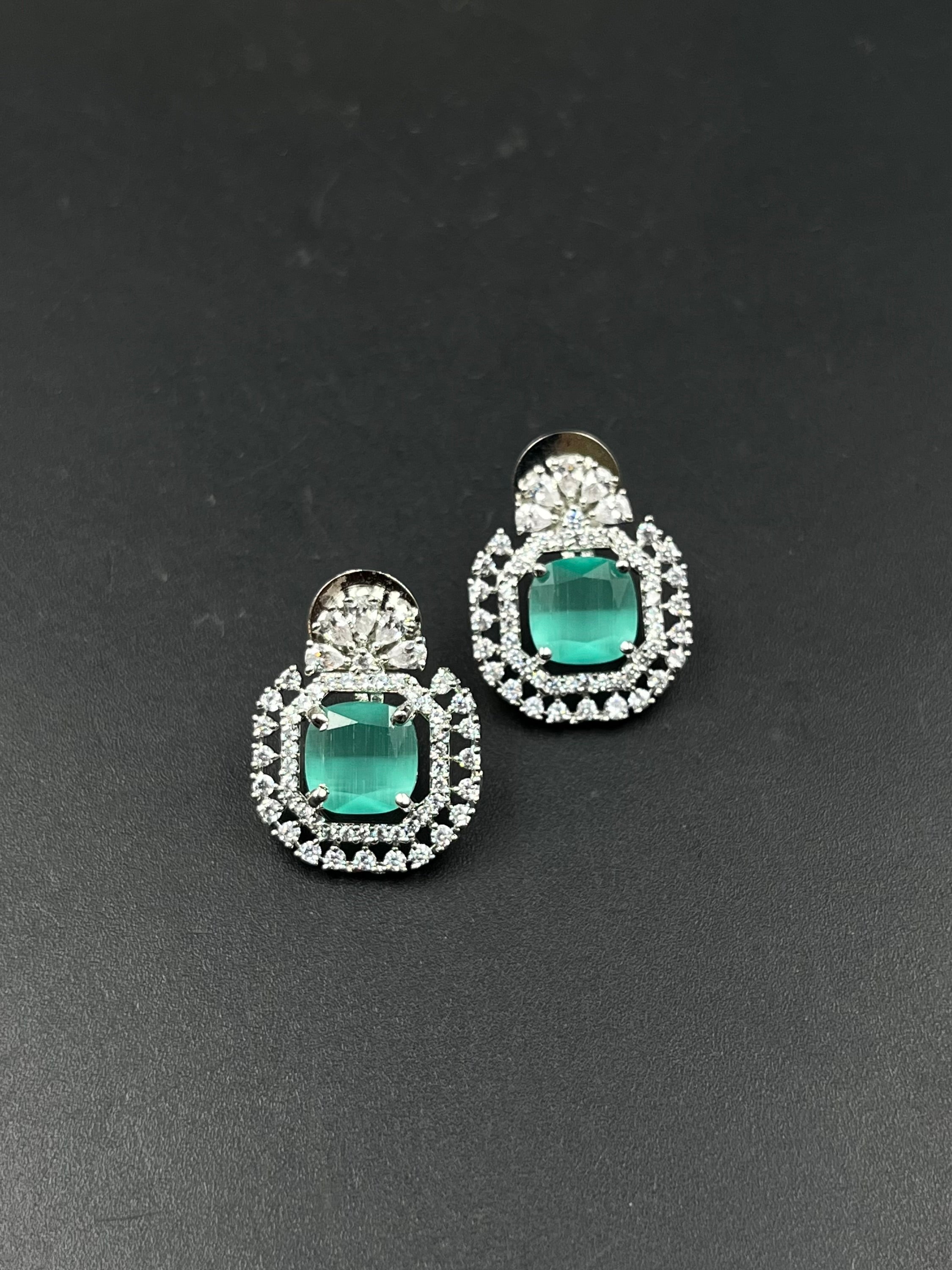 HINA EARRING