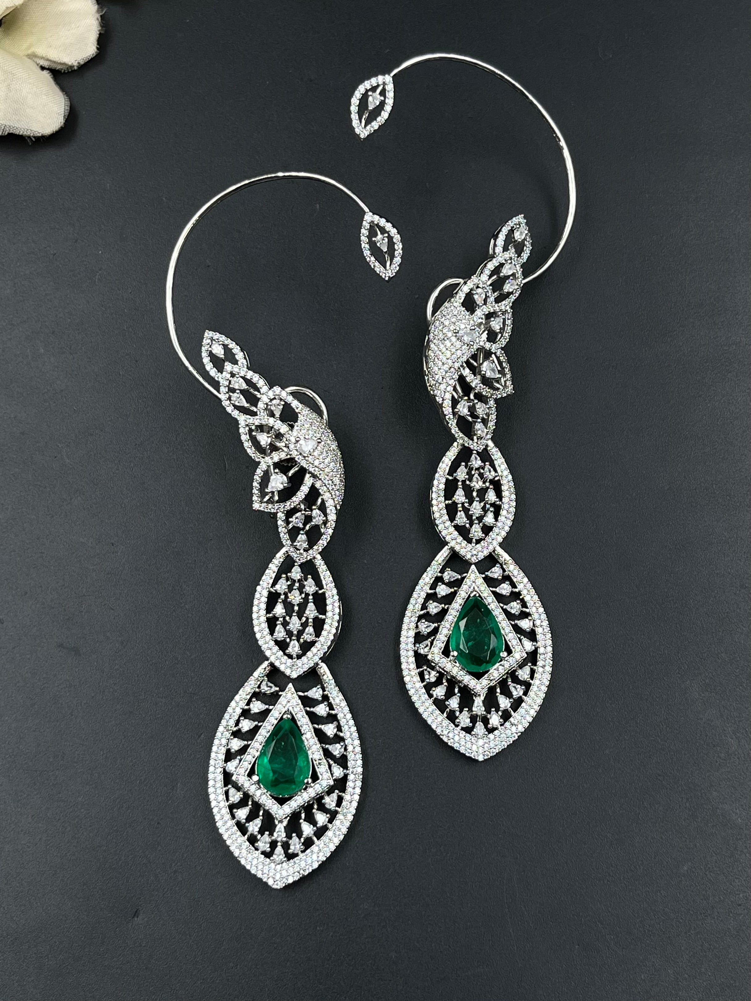 NIYA EARRING