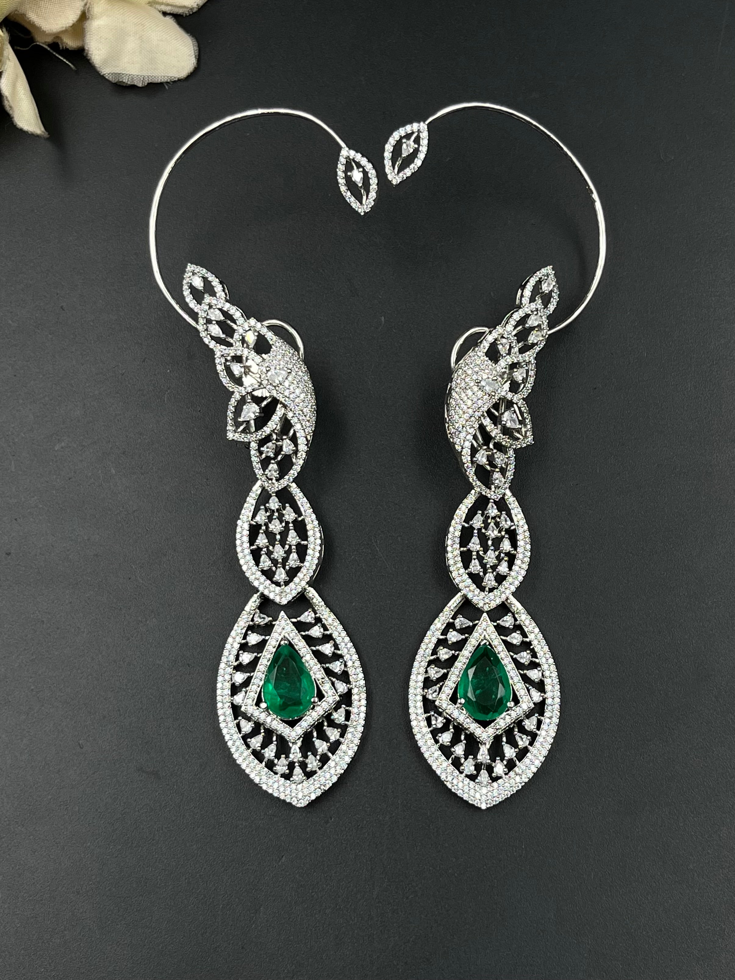 NIYA EARRING