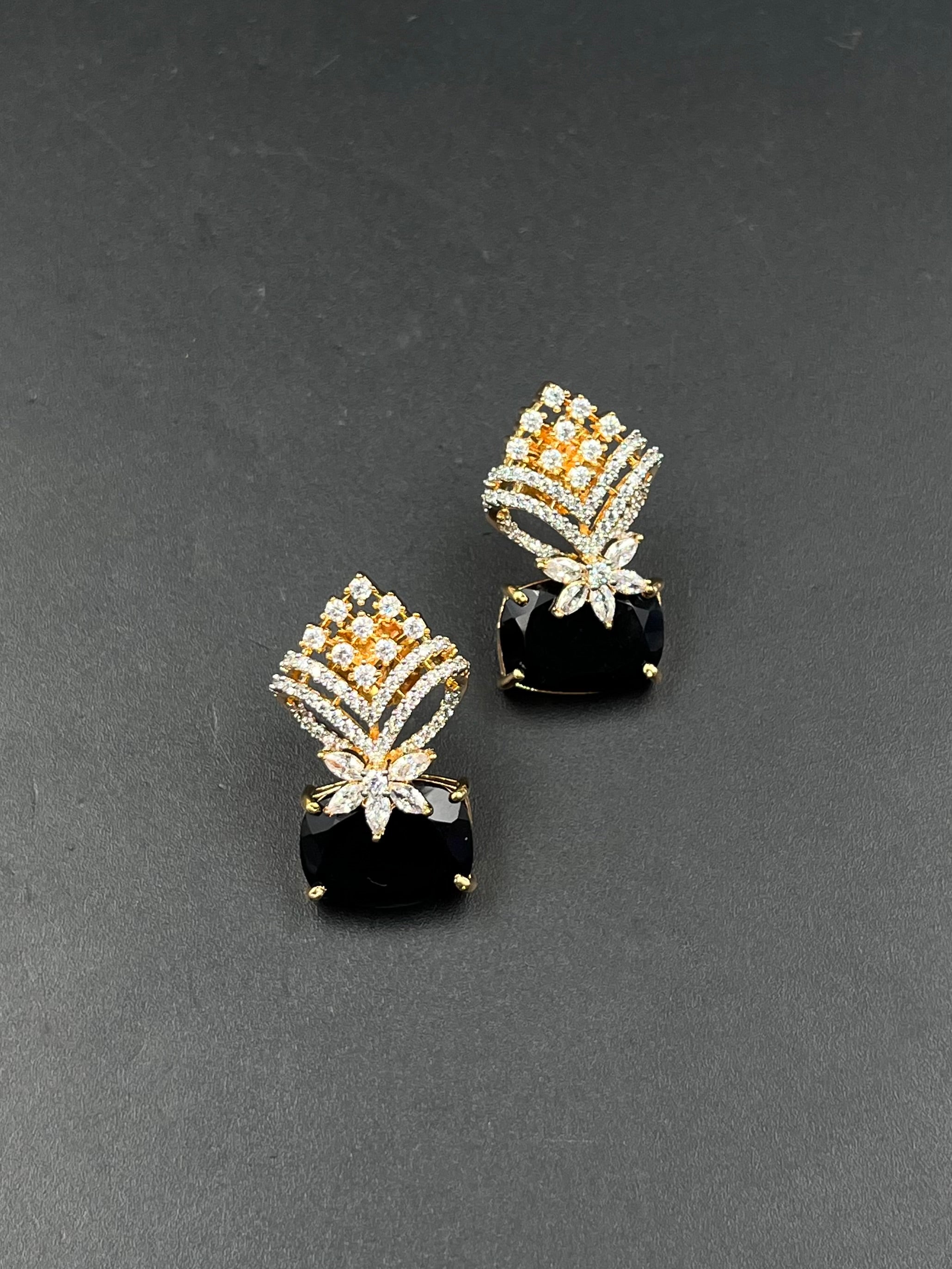 IYAS EARRING