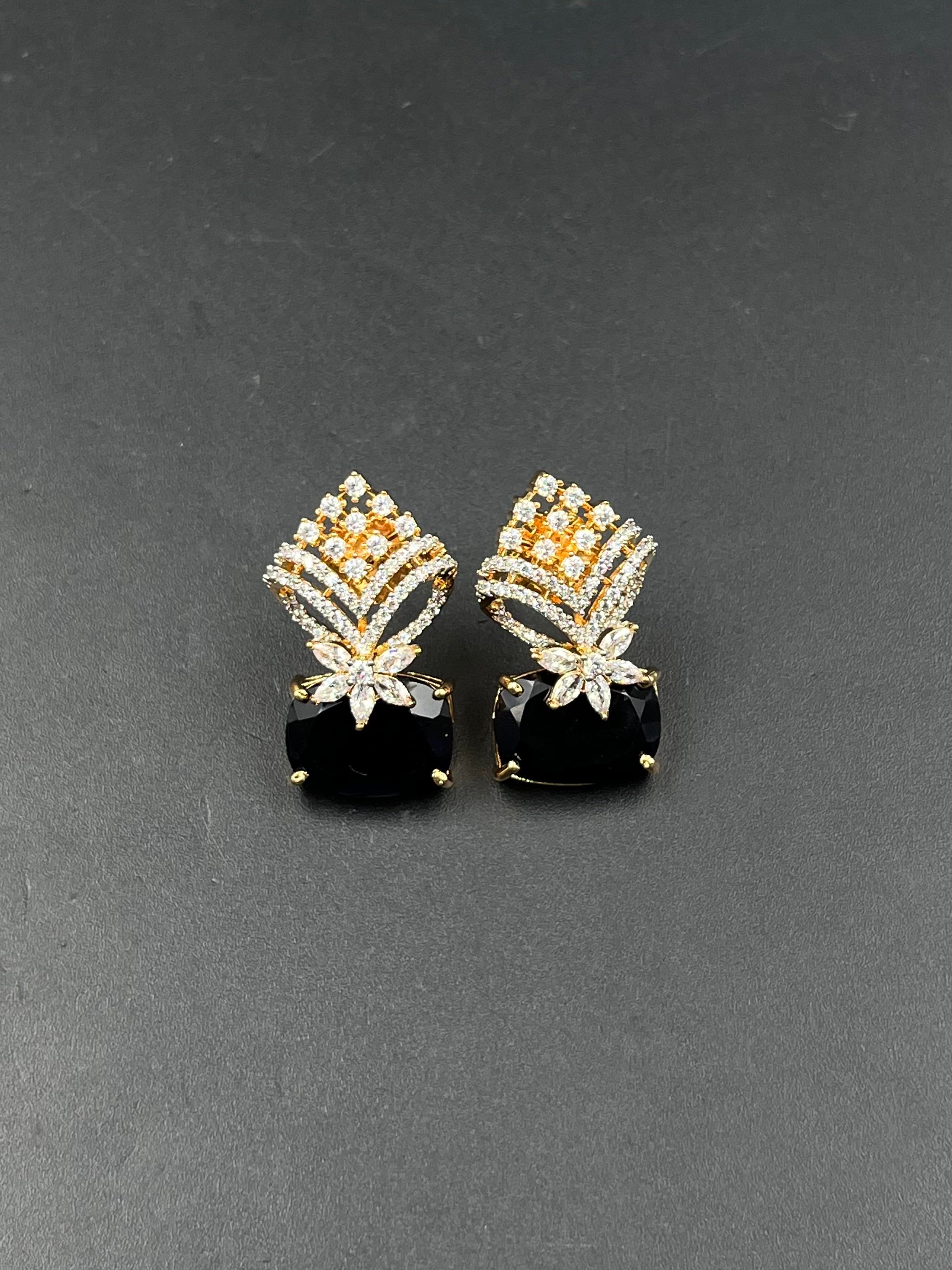 IYAS EARRING