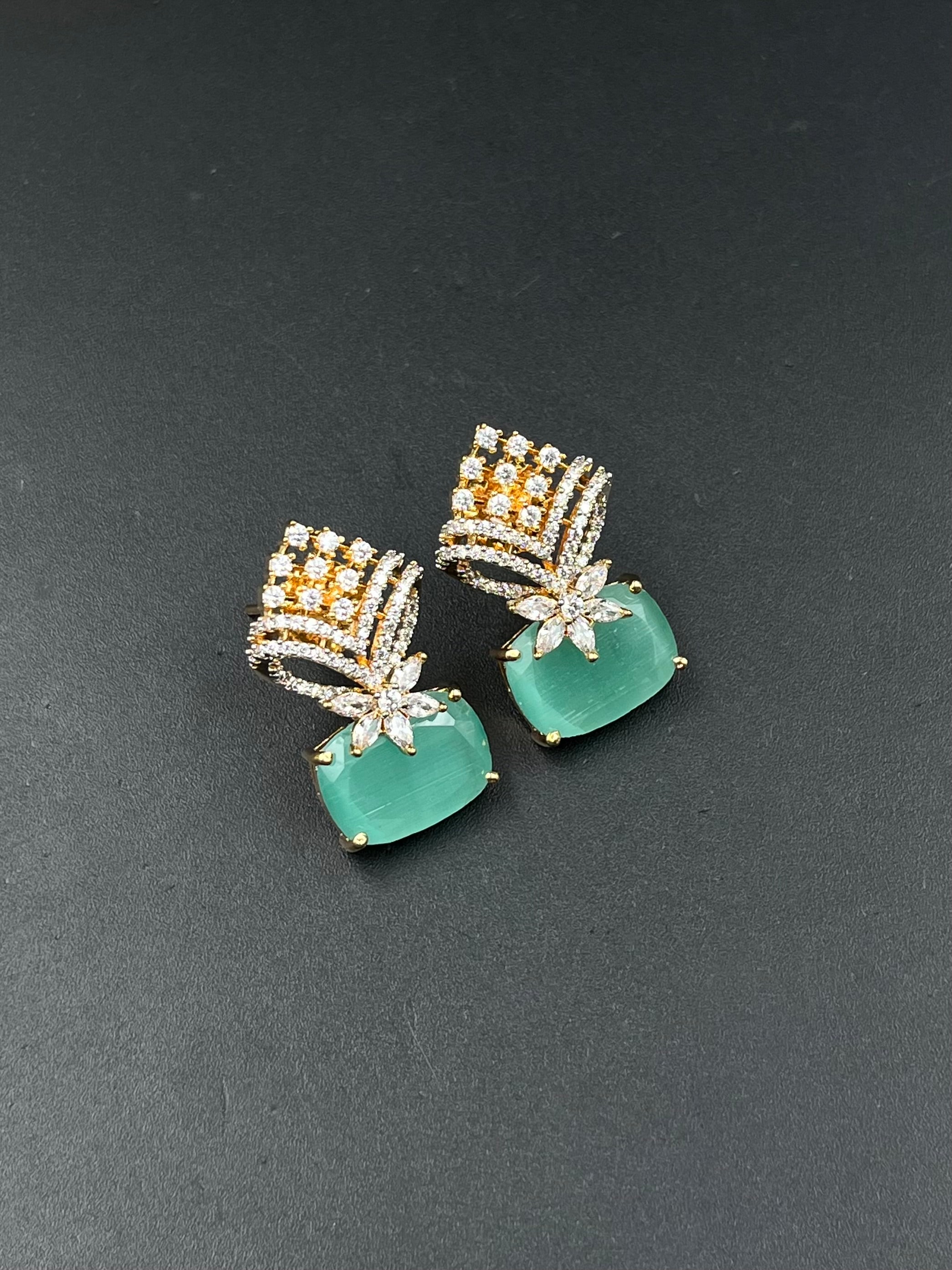 IYAS EARRING