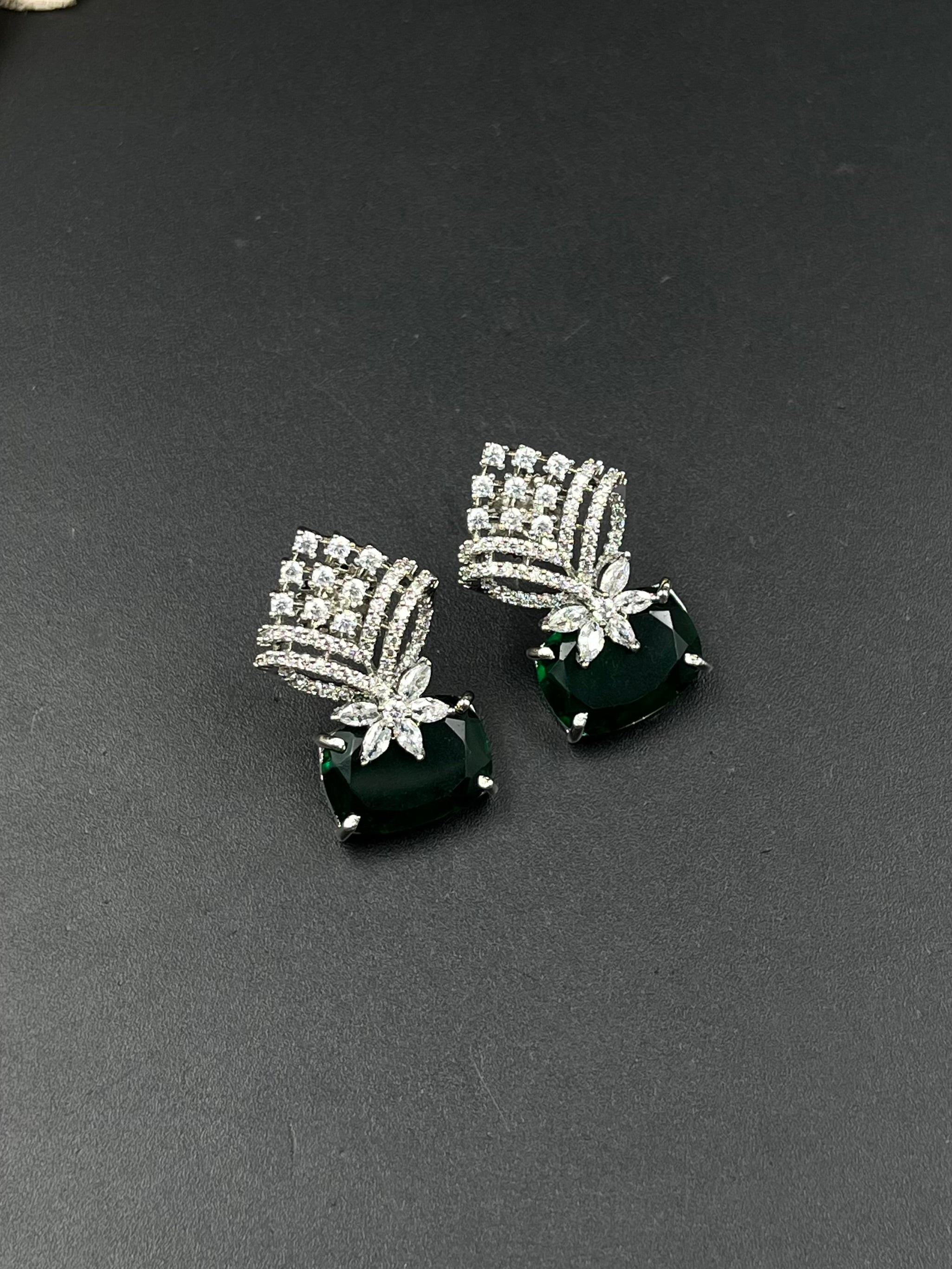 IYAS EARRING
