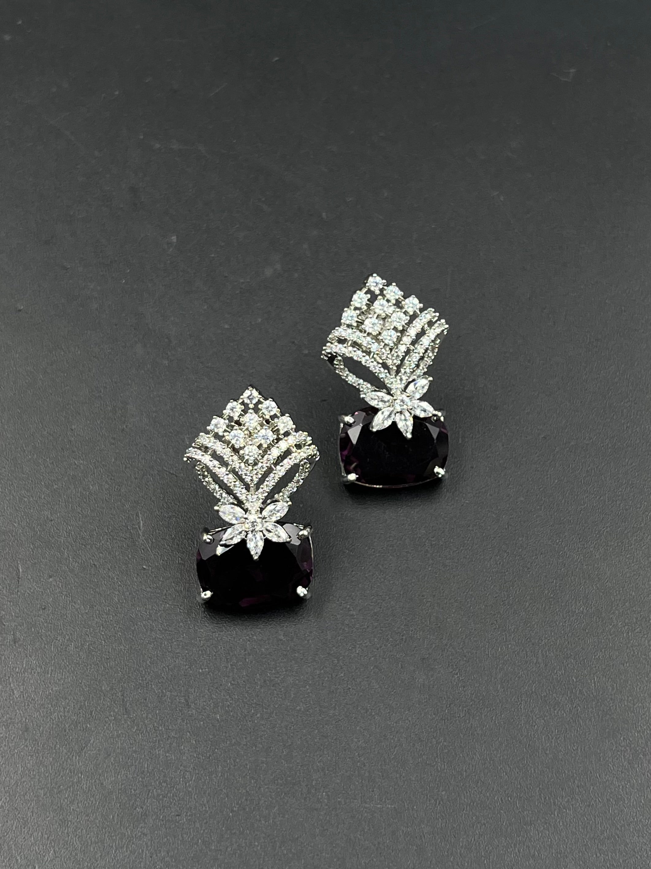 IYAS EARRING