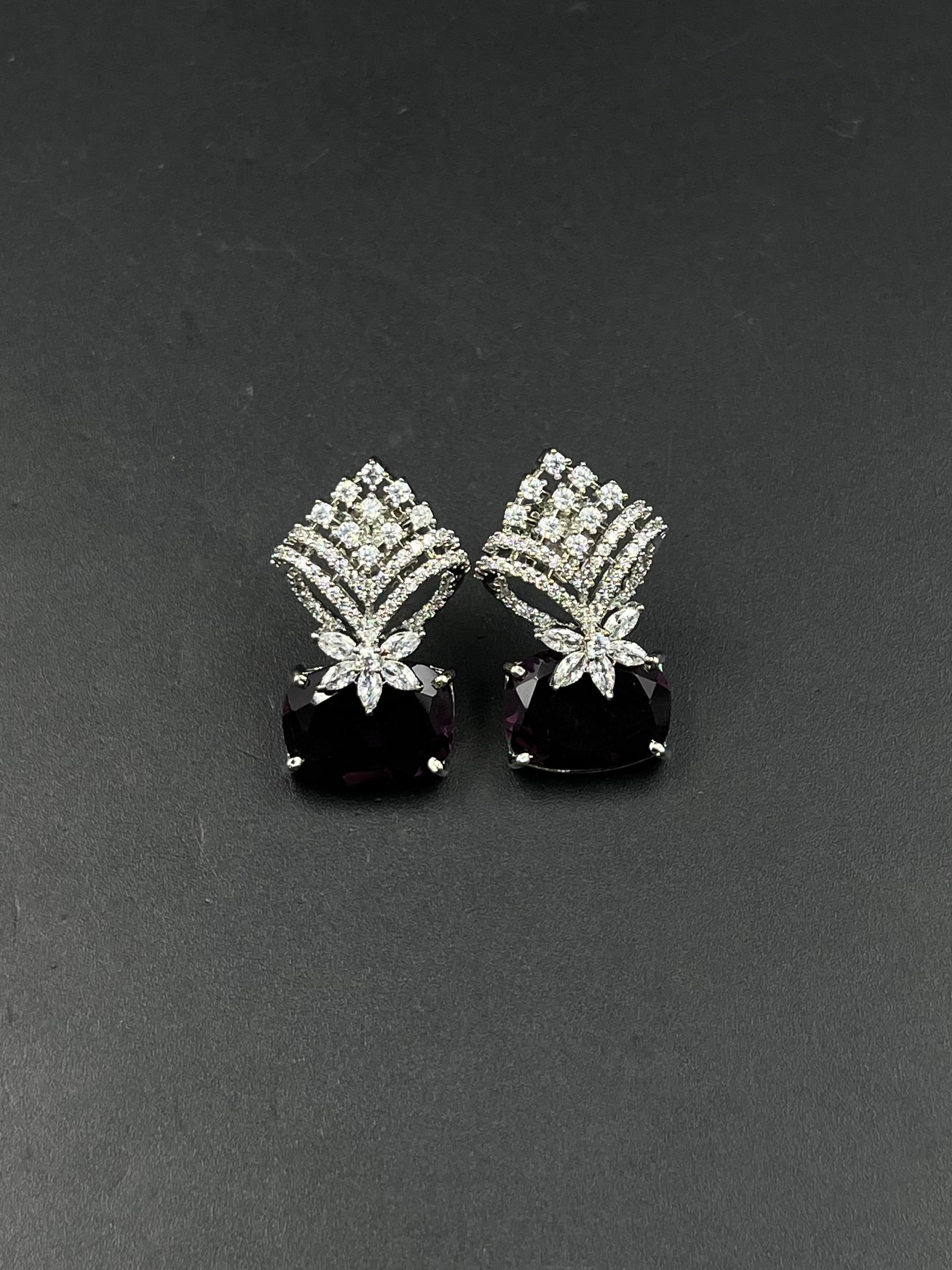 IYAS EARRING