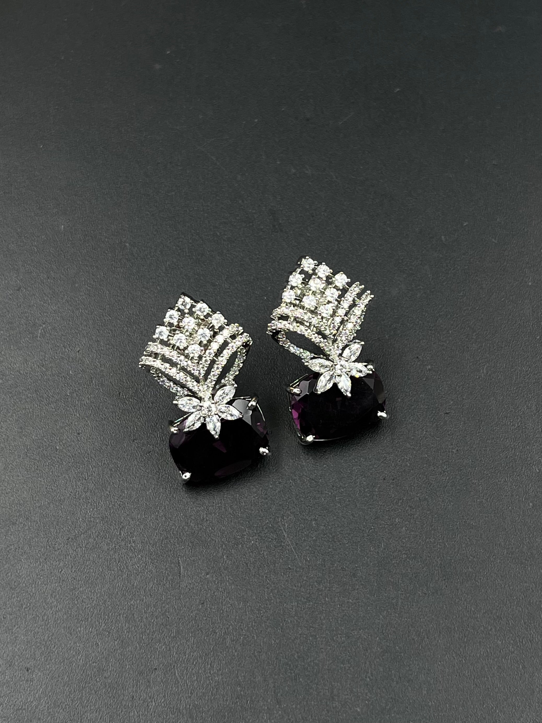 IYAS EARRING