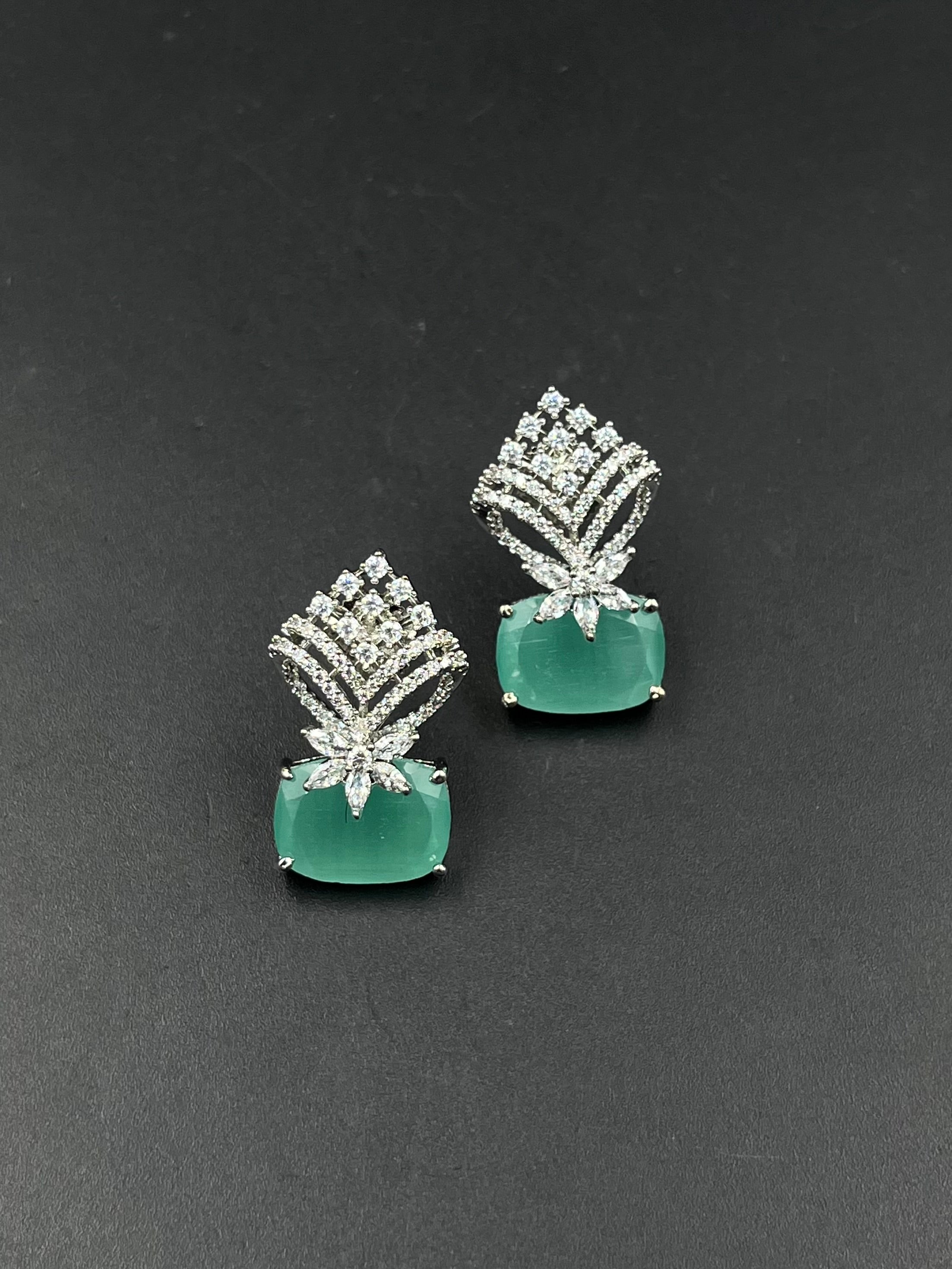IYAS EARRING