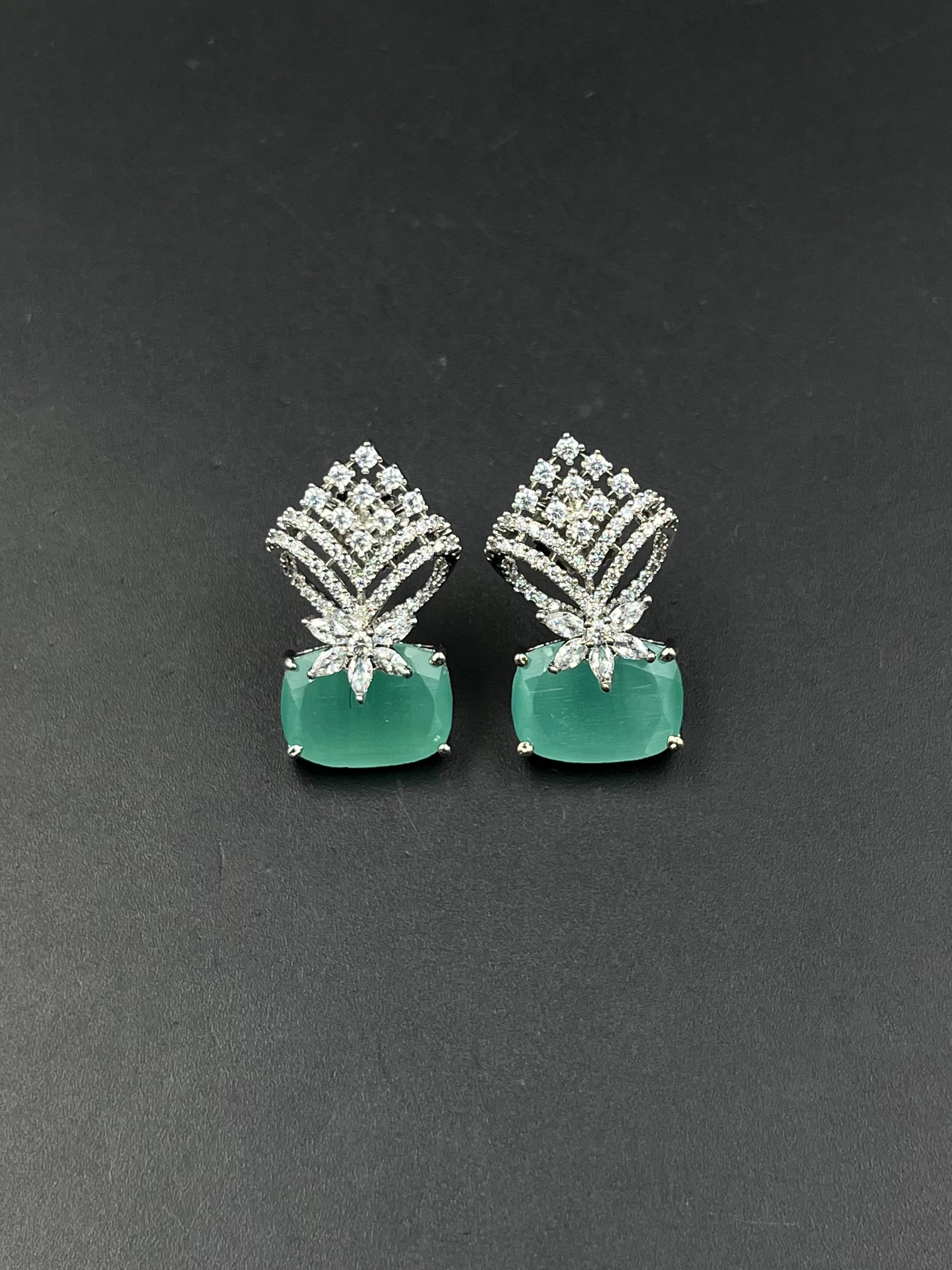 IYAS EARRING