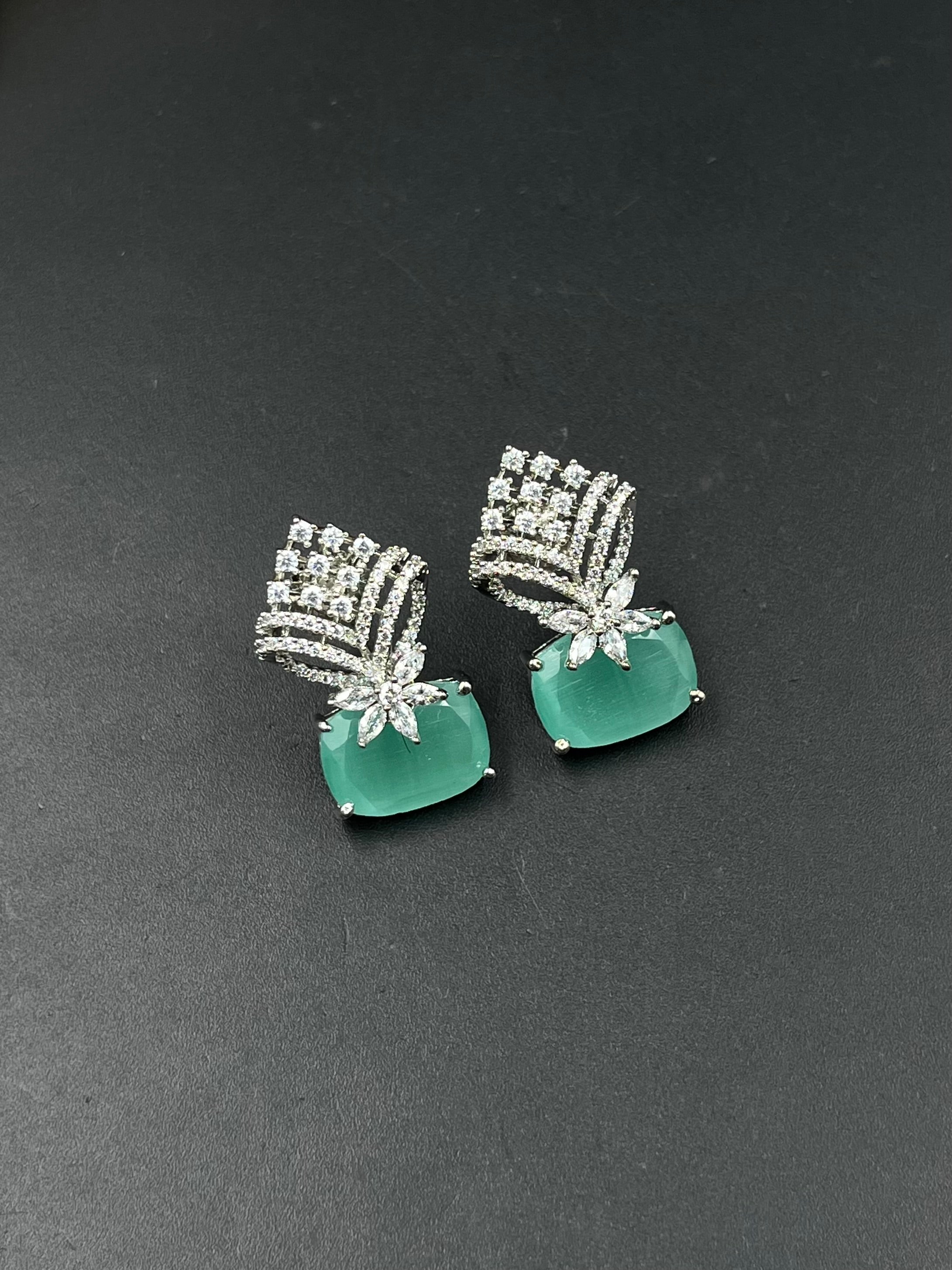 IYAS EARRING