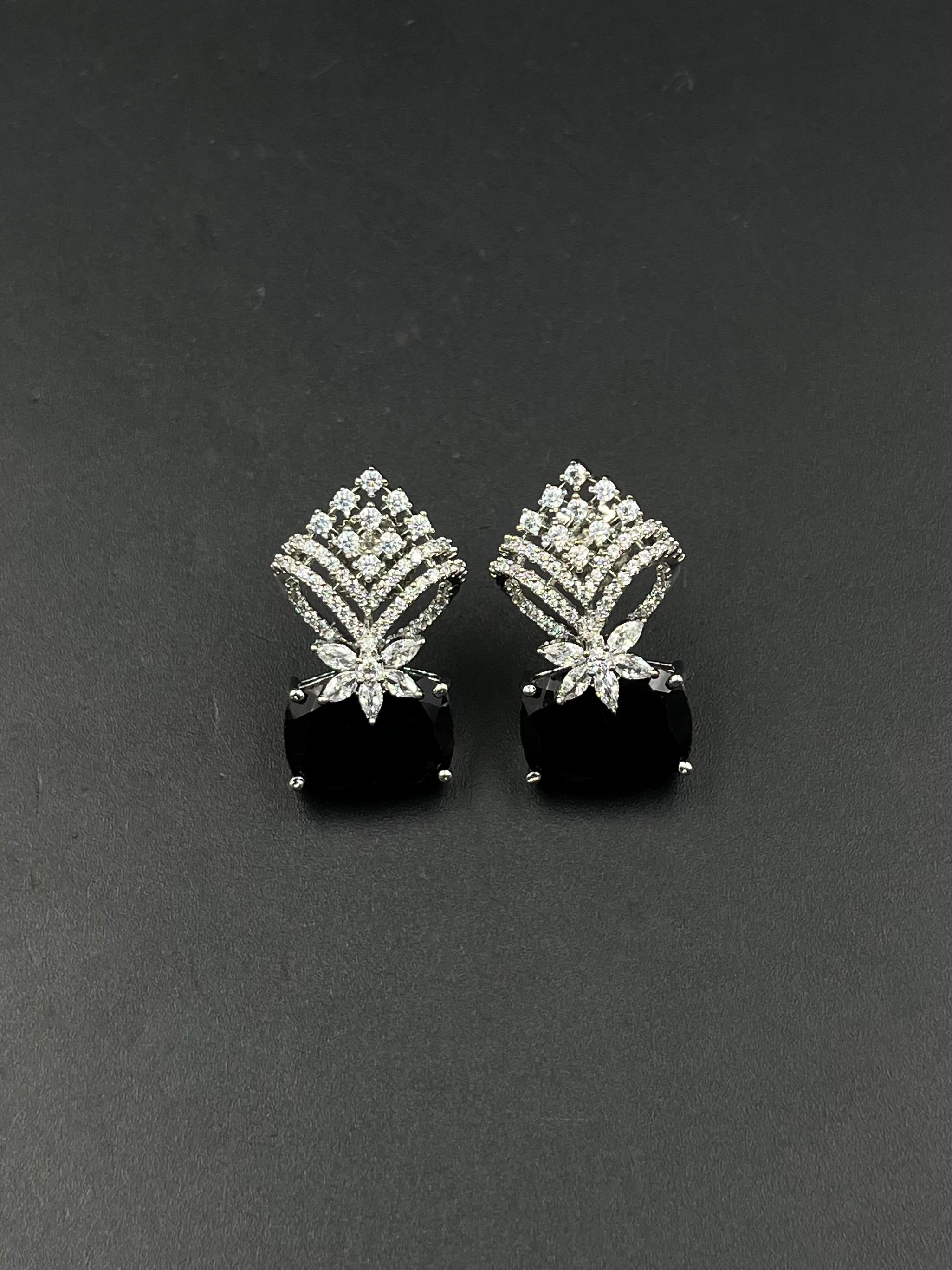 IYAS EARRING