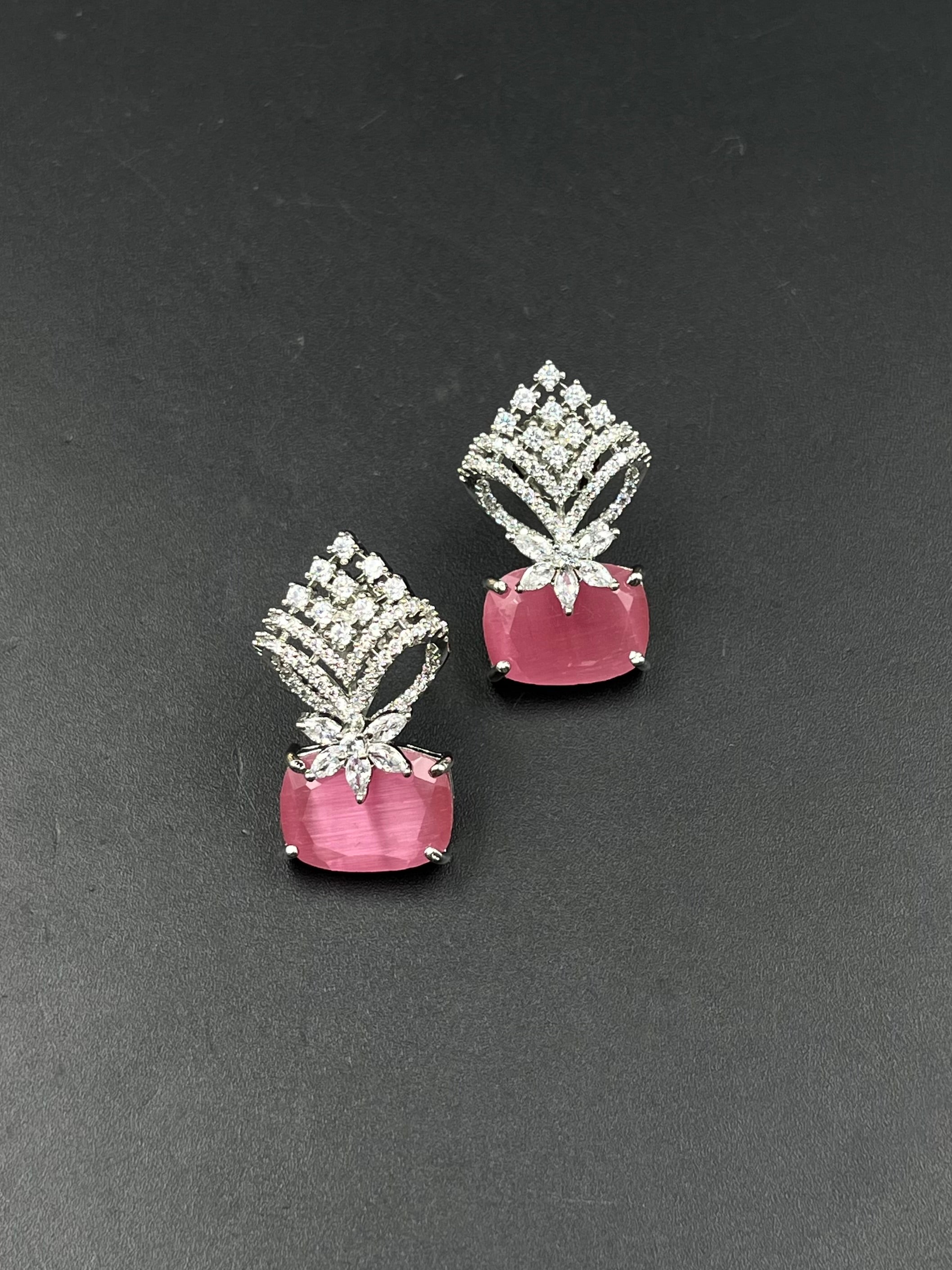 IYAS EARRING
