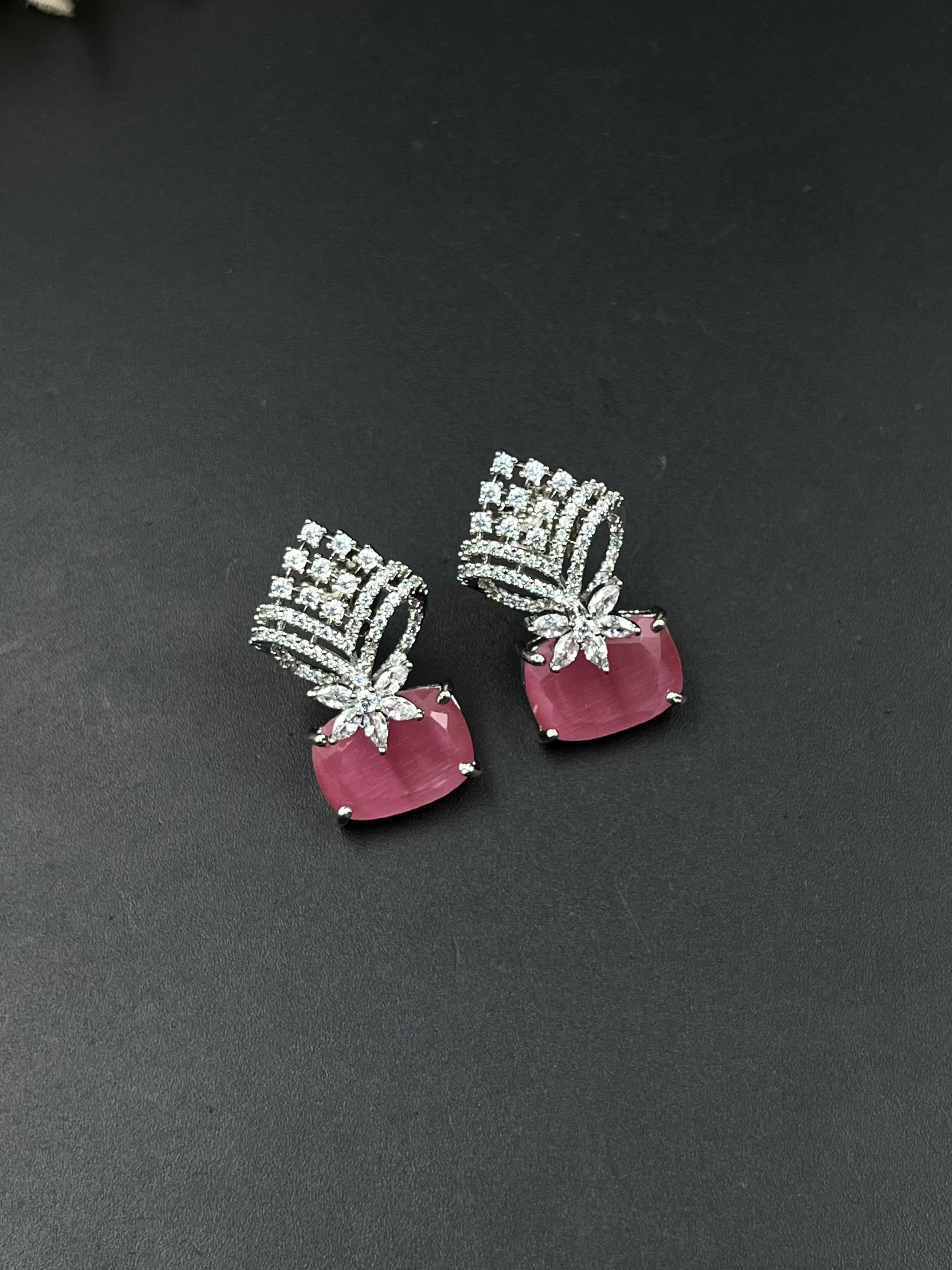 IYAS EARRING