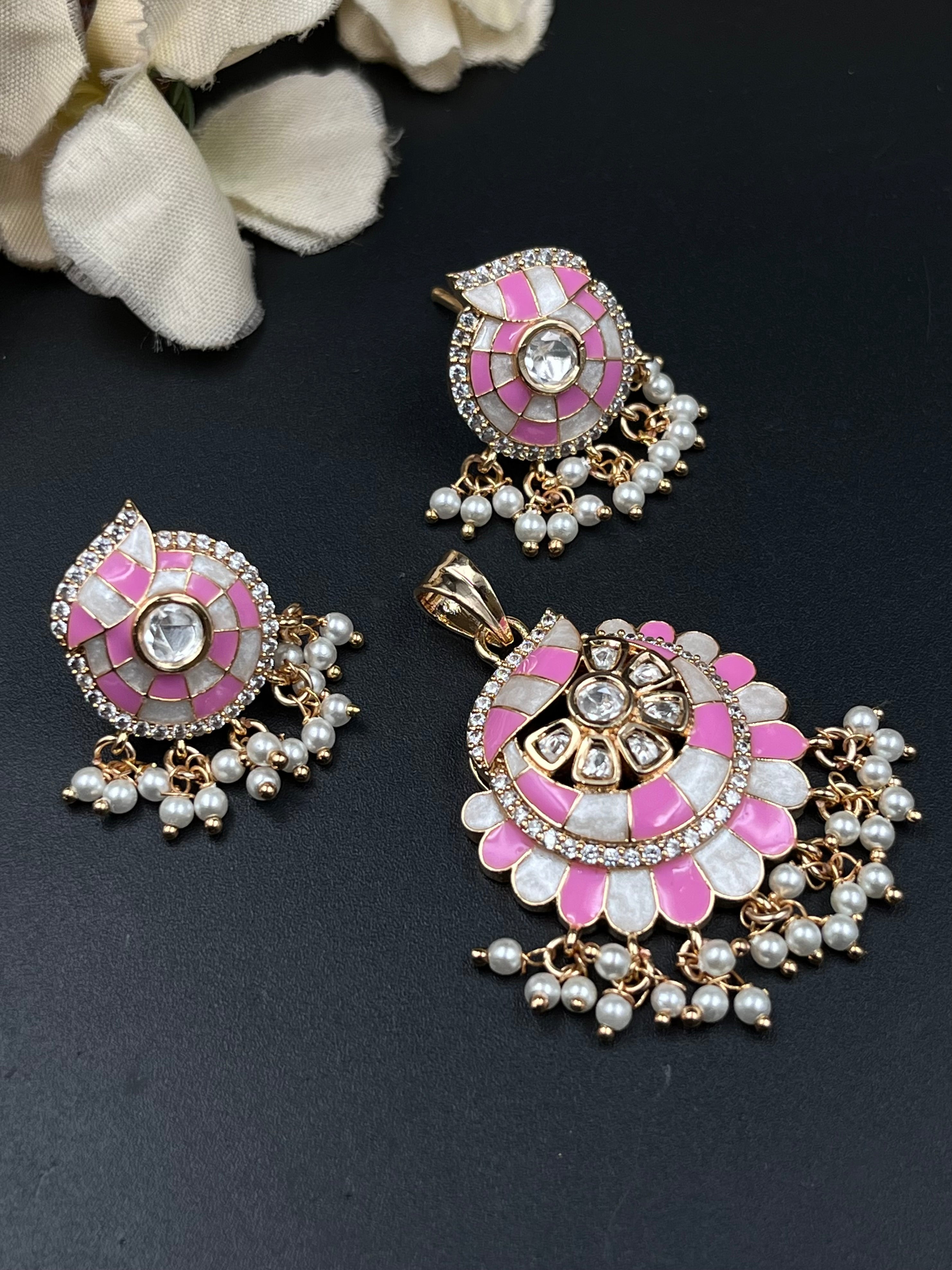 DIYAS PENDANT