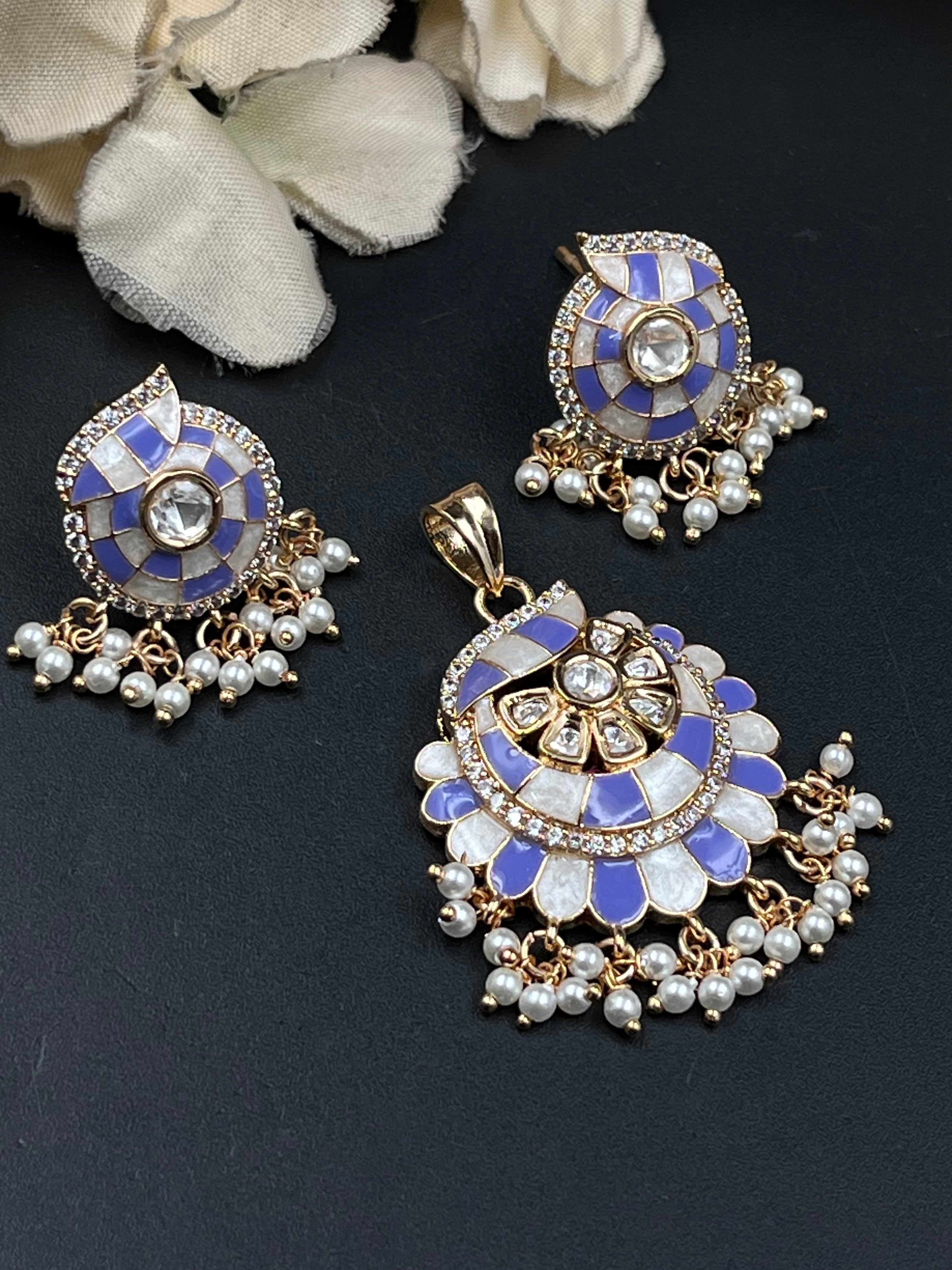 DIYAS PENDANT